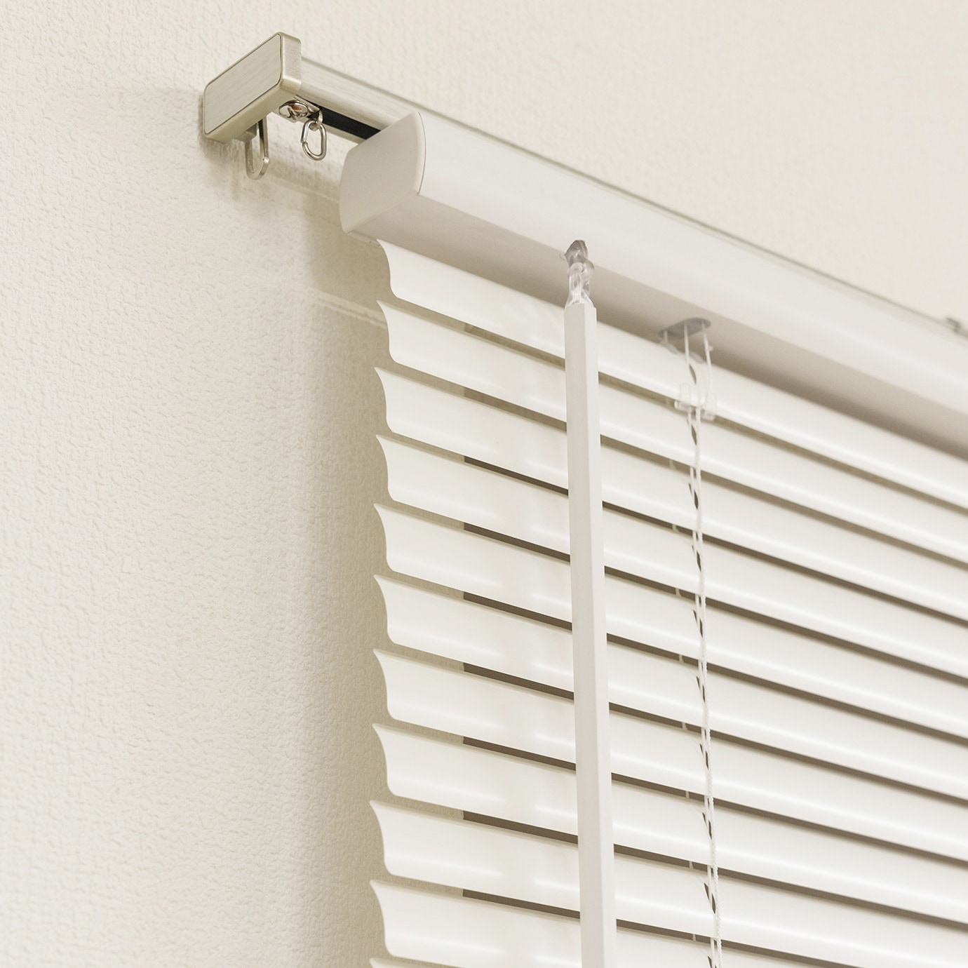 大きなブラインド ニュースペーシィ25・35・50 業務用横型ブラインド トーソー(TOSO