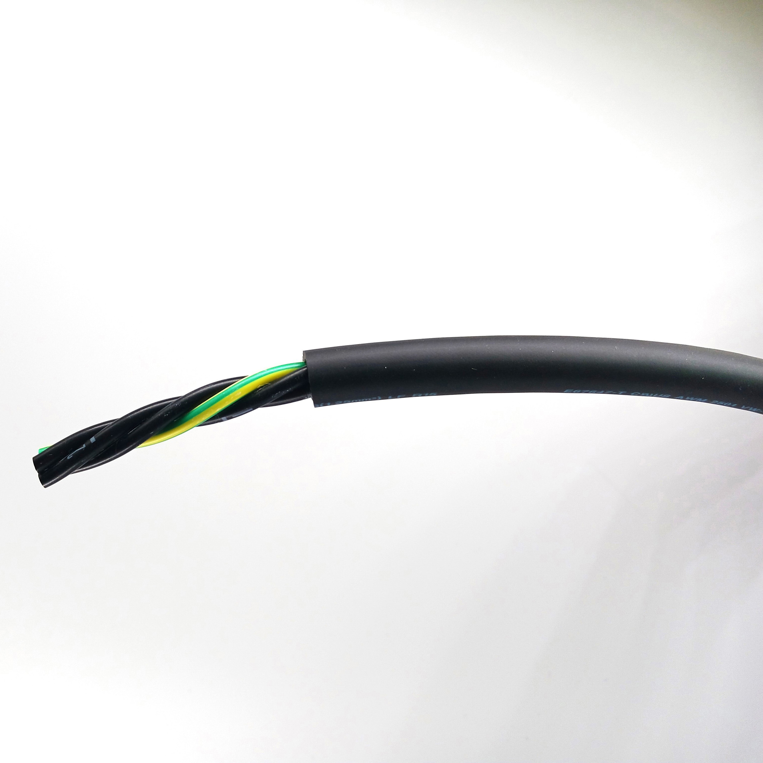 TBF/2501 600V 3X12AWG TBF/2501 600V LF   移動用電子機器配線用ケーブル 太陽ケーブルテック(旧:テイコク) 3芯  1本(50m)