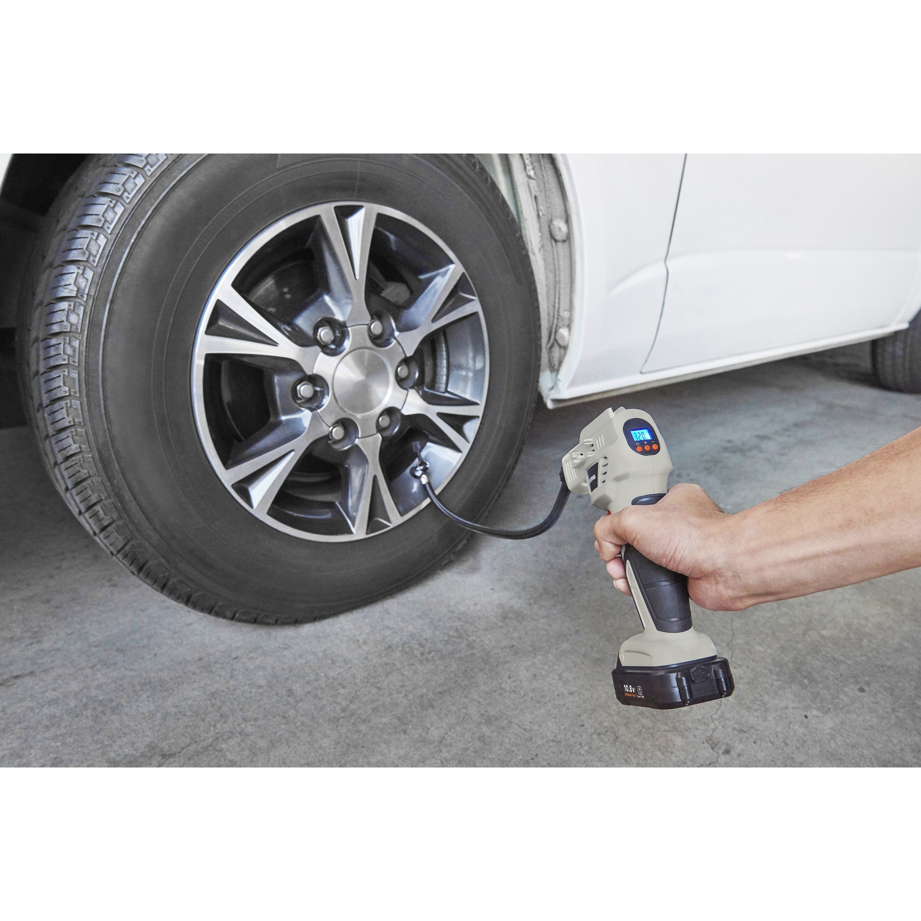 JAC10TC 充電式エアコンプレッサー10．8V 1台 アイリスオーヤマ 【通販