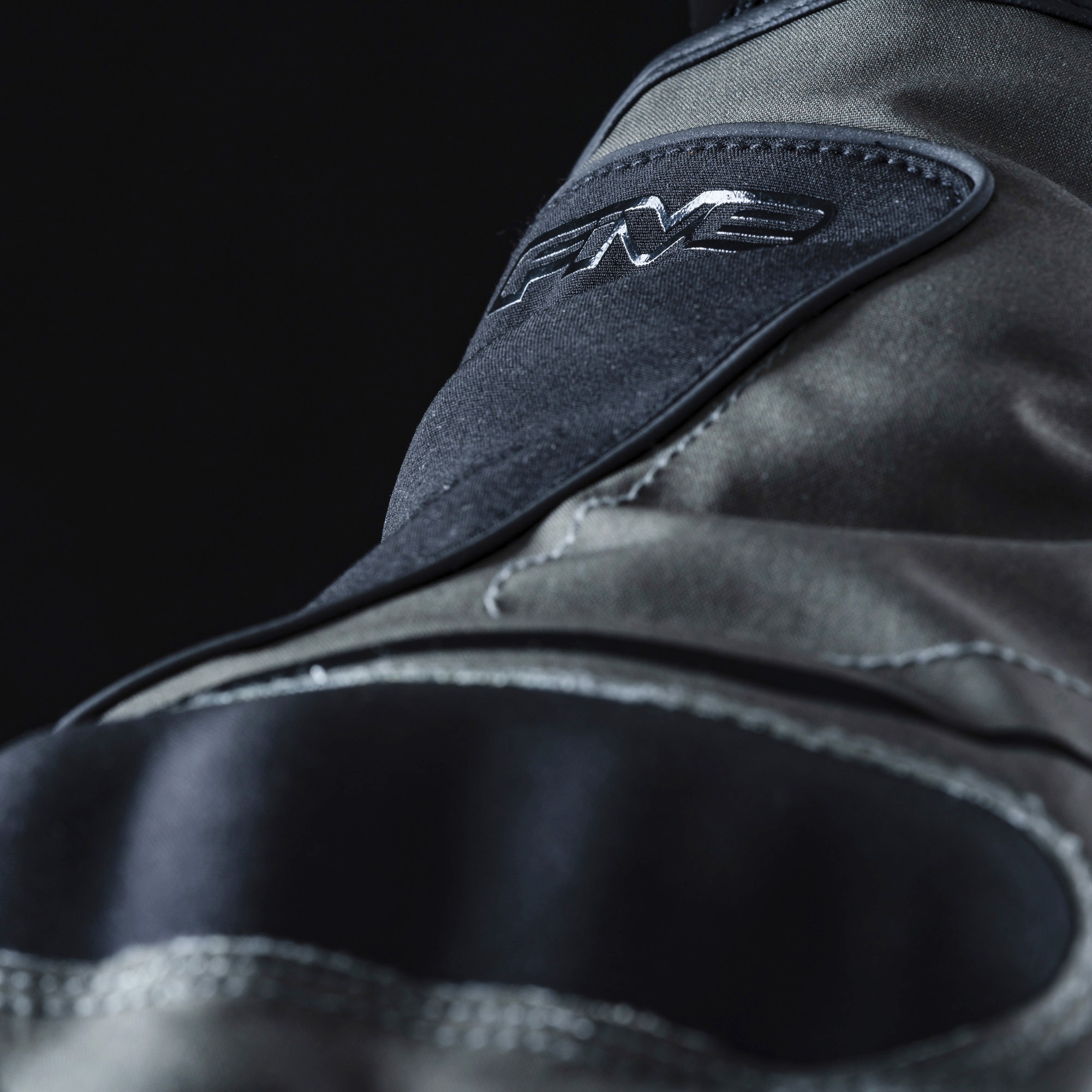 STOCKHOLM GTX FIVE(ファイブ) 色KAKI サイズL 【通販モノタロウ】