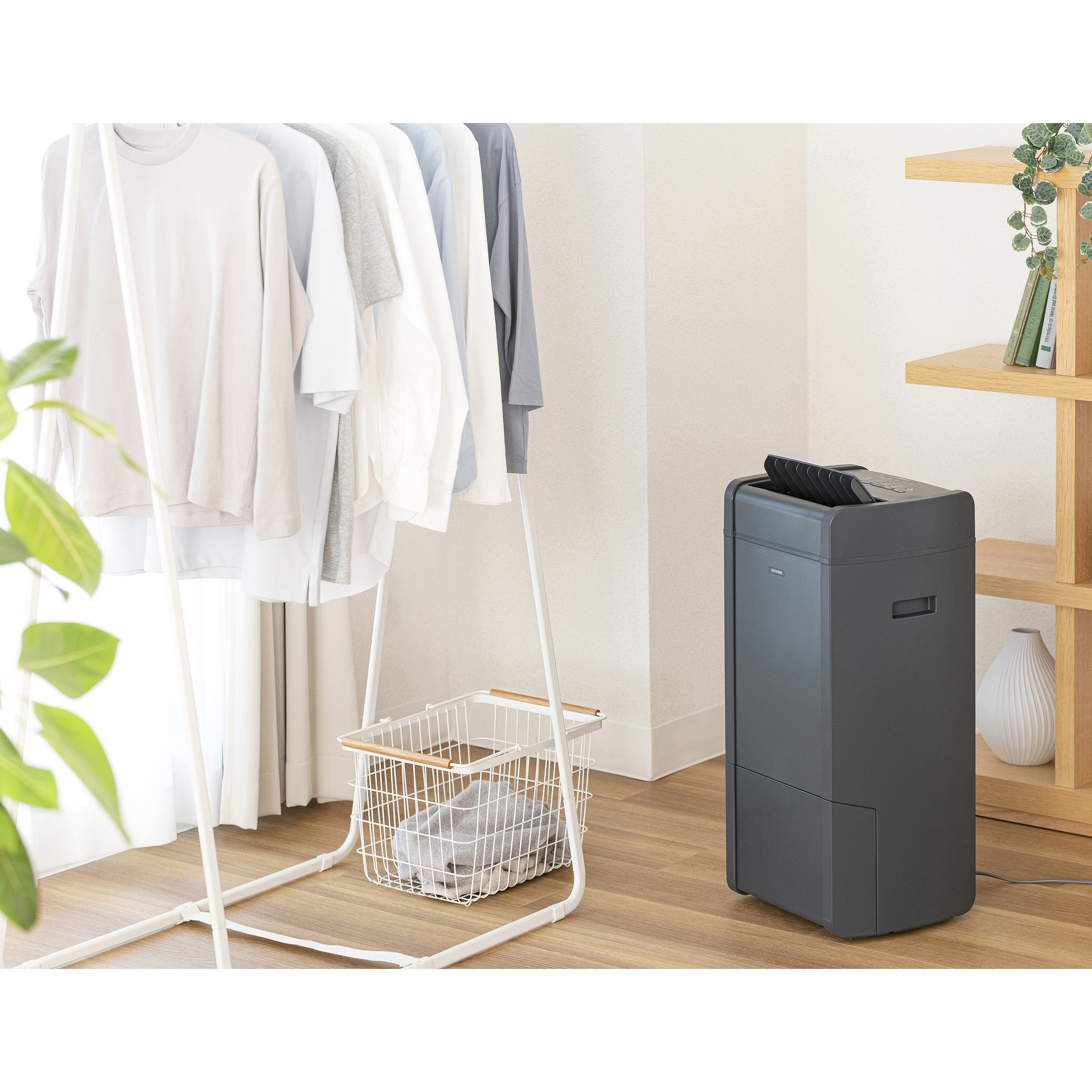 【美品・ほぼ未使用】ハイブリッド式 衣類乾燥除湿器（IJH-L160） IRIS OHYAMA 除湿機 衣類乾燥 ハイブリッド式 アイリスオーヤマ 16L