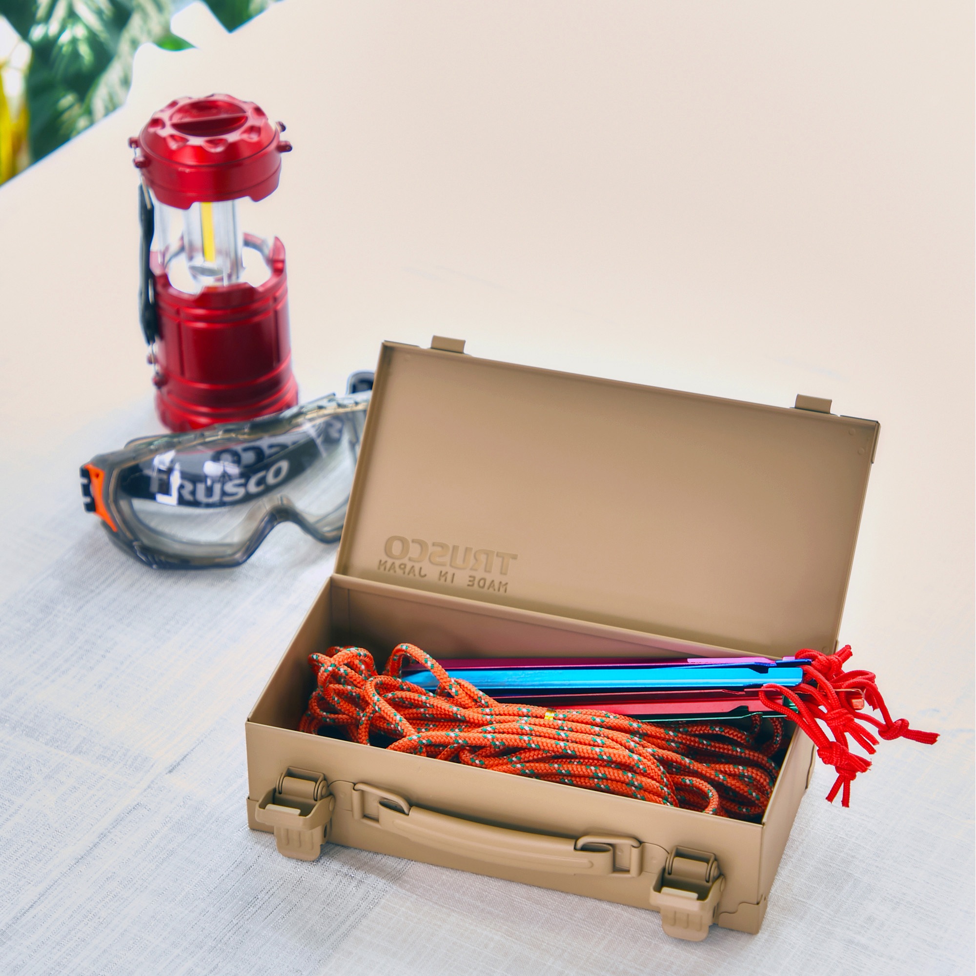 CT-260-LS ステンレストランク型工具箱 TRUSCO ライトサンド色 CT-260