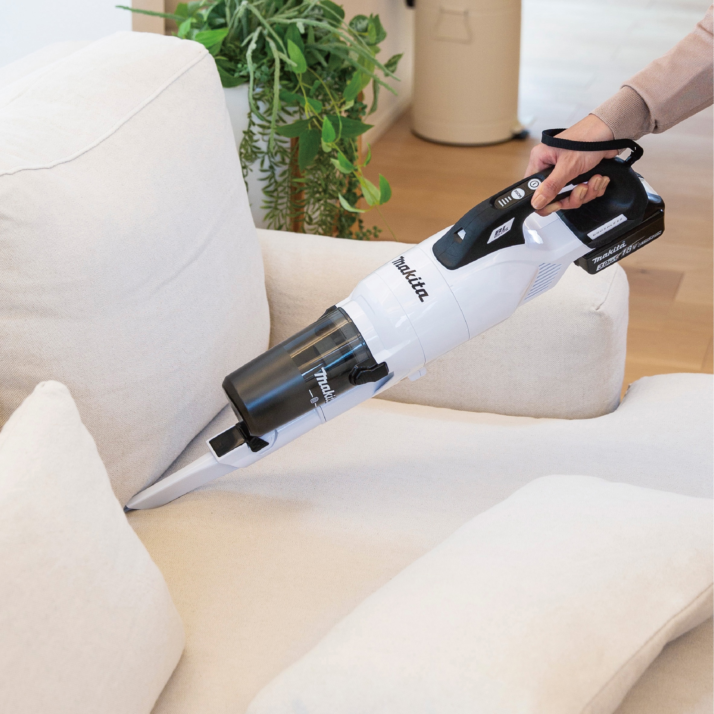 【マキタ】充電式クリーナ (本体のみ/白) CL286FD-ZW（18V） CL286FDZW 充電式クリーナ マキタ 直流18V サイクロン一体型 ホワイト