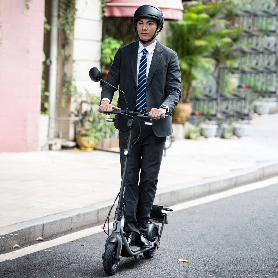 ninebot by SEGWAY 折りたたみキックボード セグウェイが新型電動キックボード「D-AIR D-28J2」を発売開始。特定
