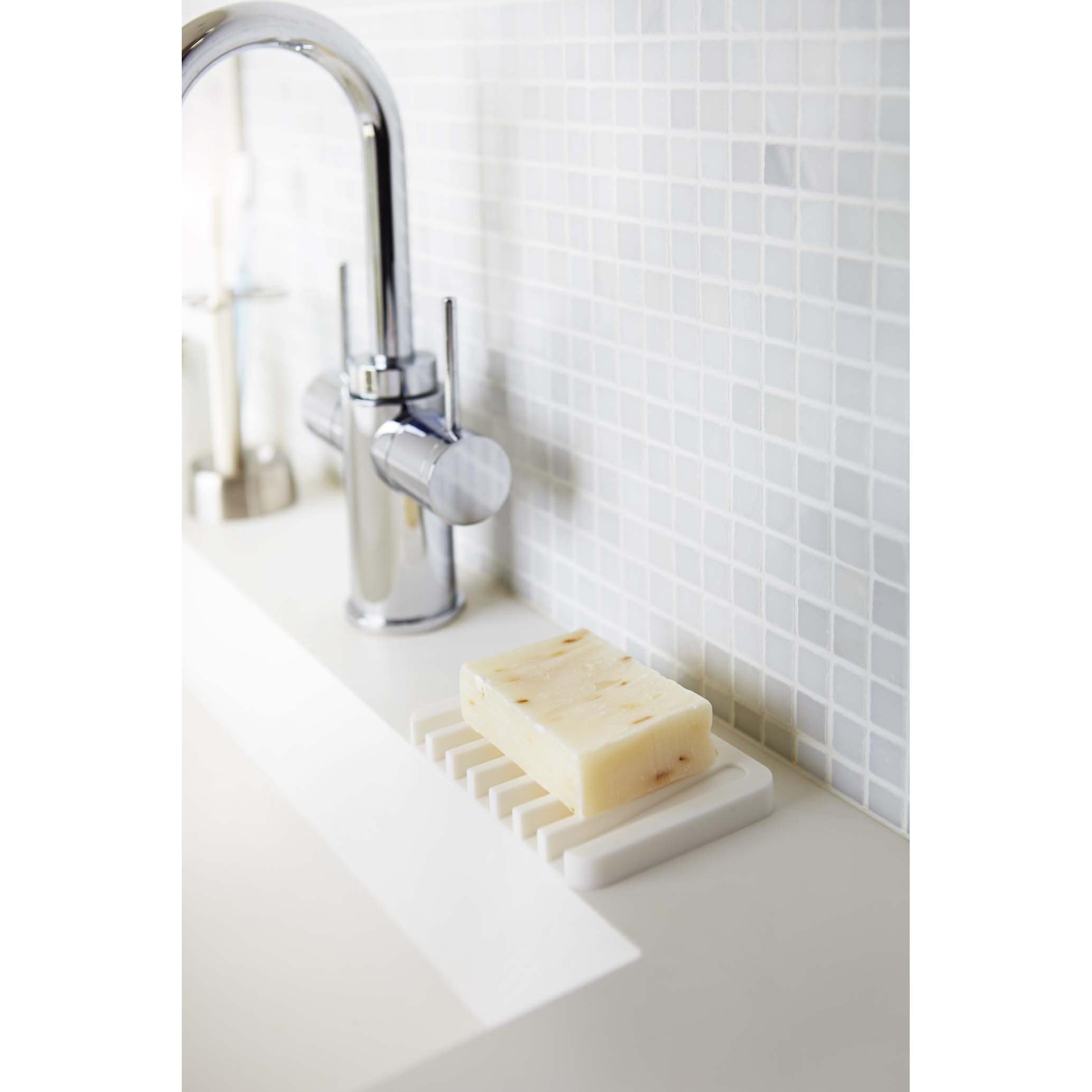 7395 ソープトレー フロー 山崎実業 ホワイト色 - 【通販モノタロウ】