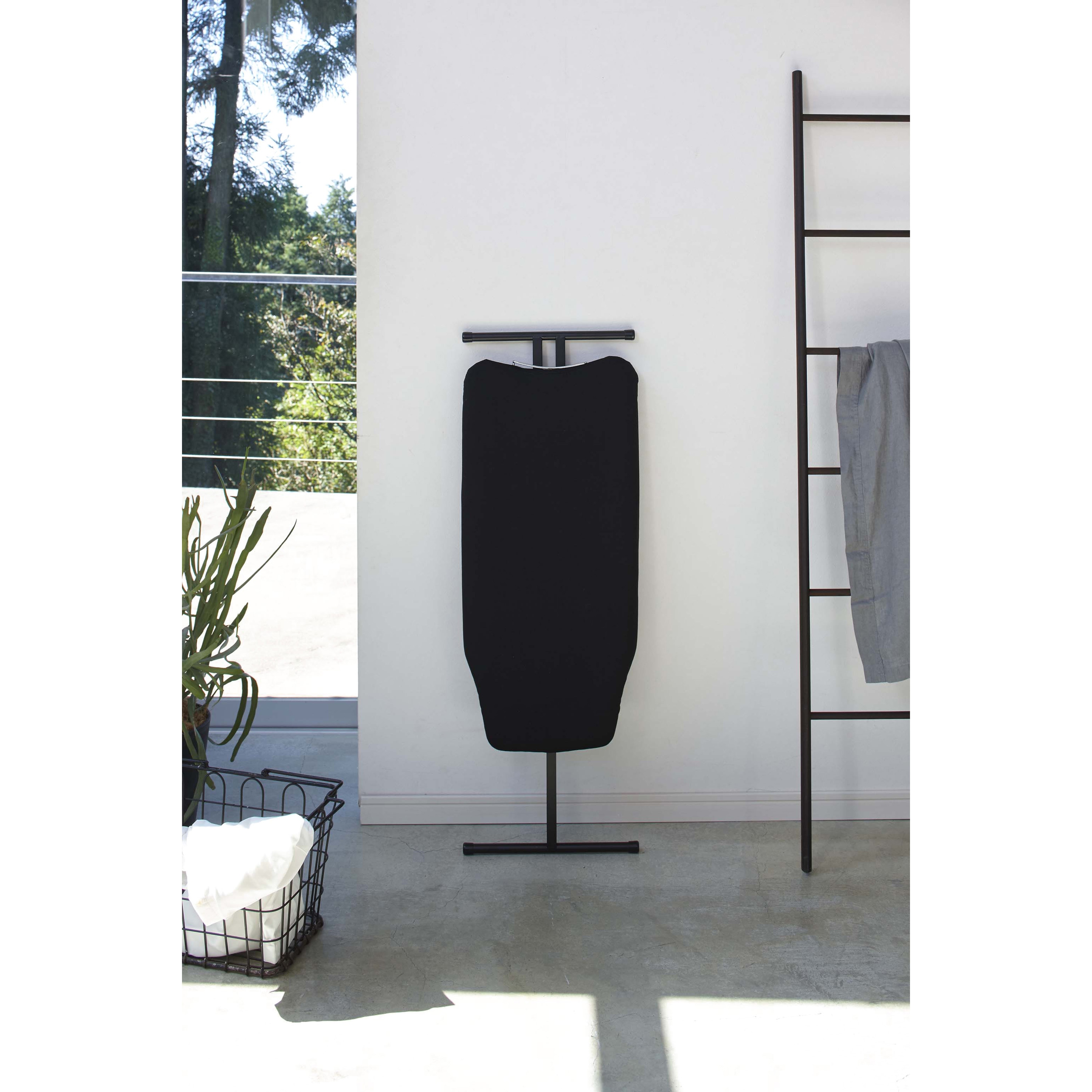 4028 タワー 軽量スタンド式アイロン台 1個 山崎実業 【通販モノタロウ】