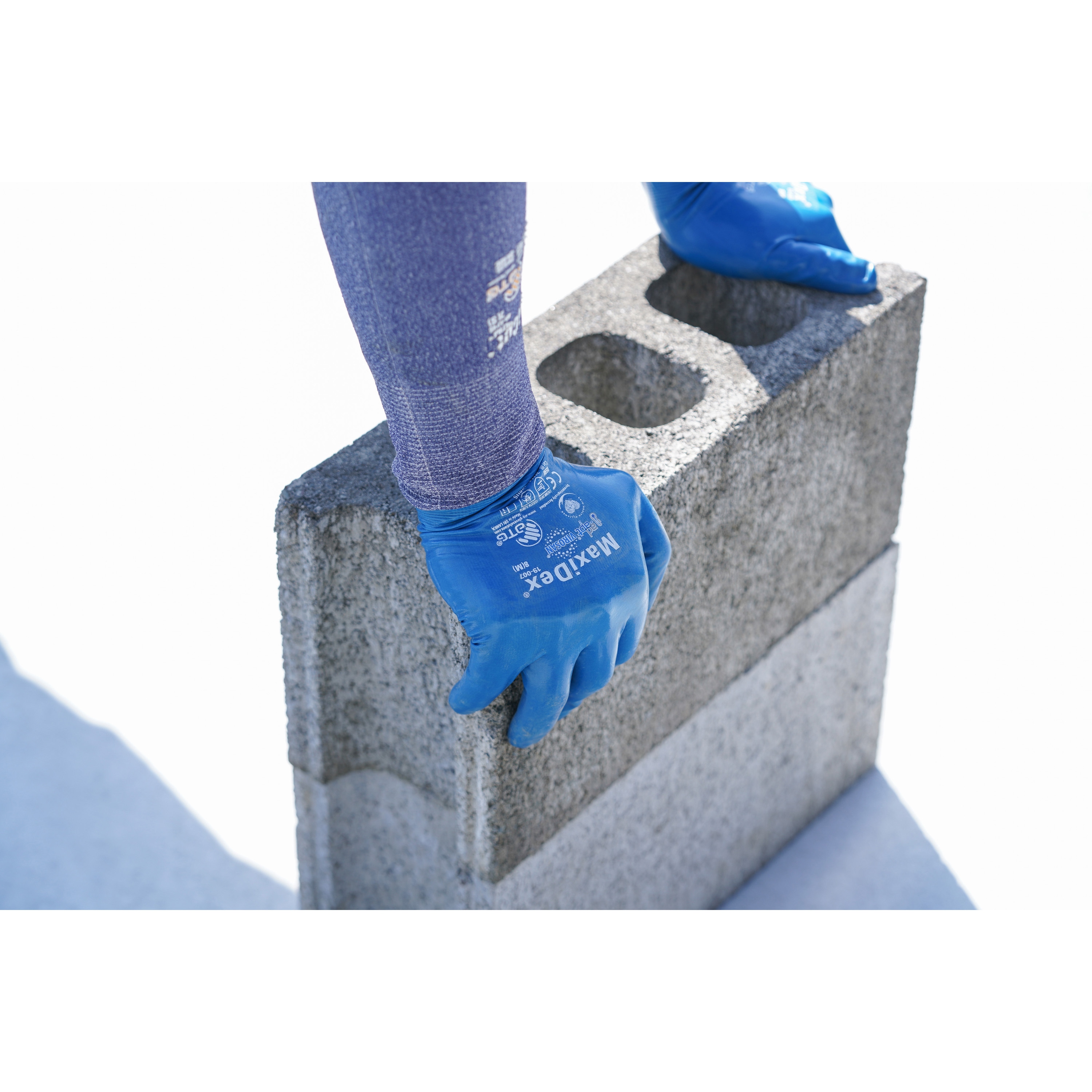 19-007-L ニトリルゴム手袋 マキシデックス ATG 耐水・耐油 厚さ0.7mm