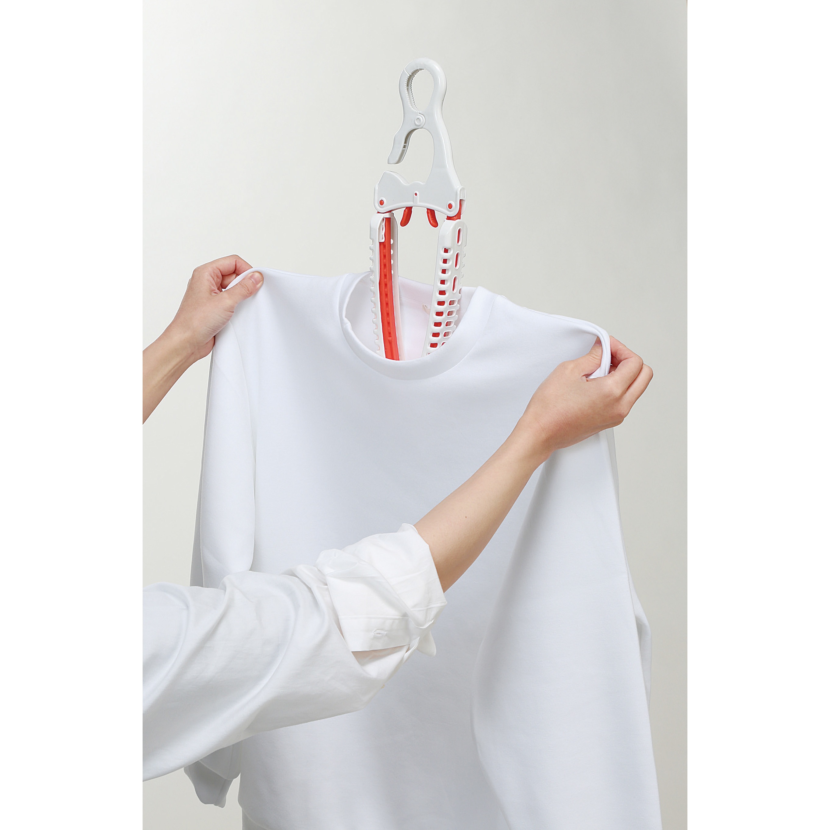 LT-06OR Lautiar トレーナーハンガー ツウィンモール オレンジ色 1個