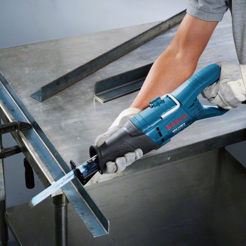 Y216D14★BOSCH【GSA1100E】セーバーソー