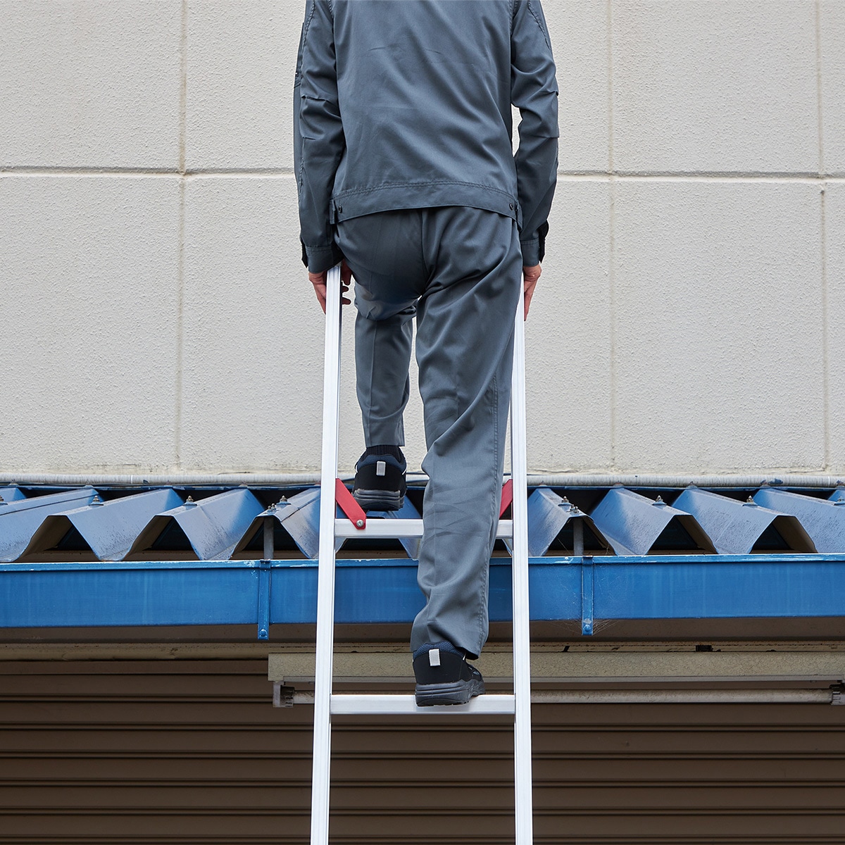 LH3-90 脚部伸縮 スタビライザー付 ハチ型 3連はしご ラクノリ