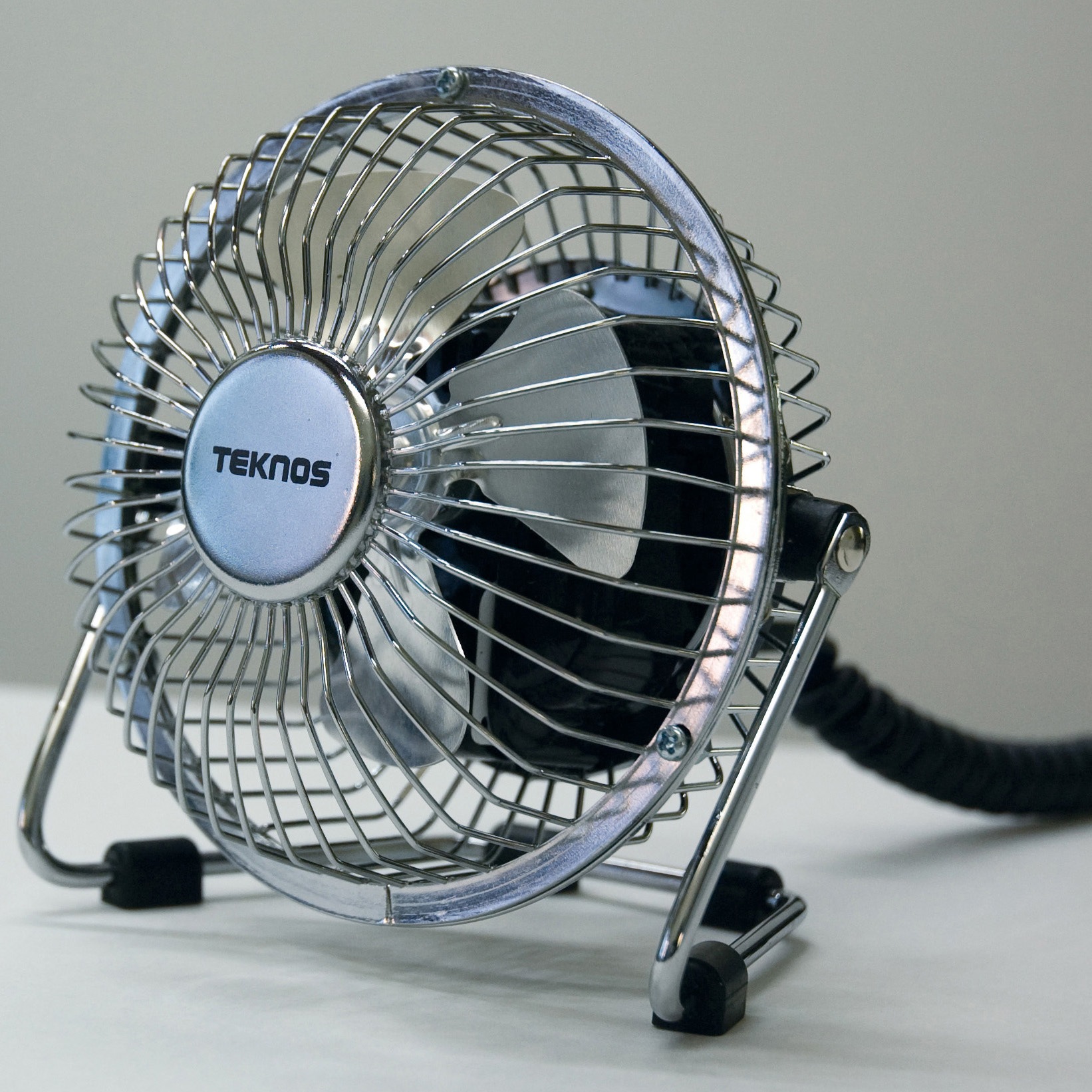 MMG-9 9cmマグネット扇風機 1台 TEKNOS 【通販モノタロウ】