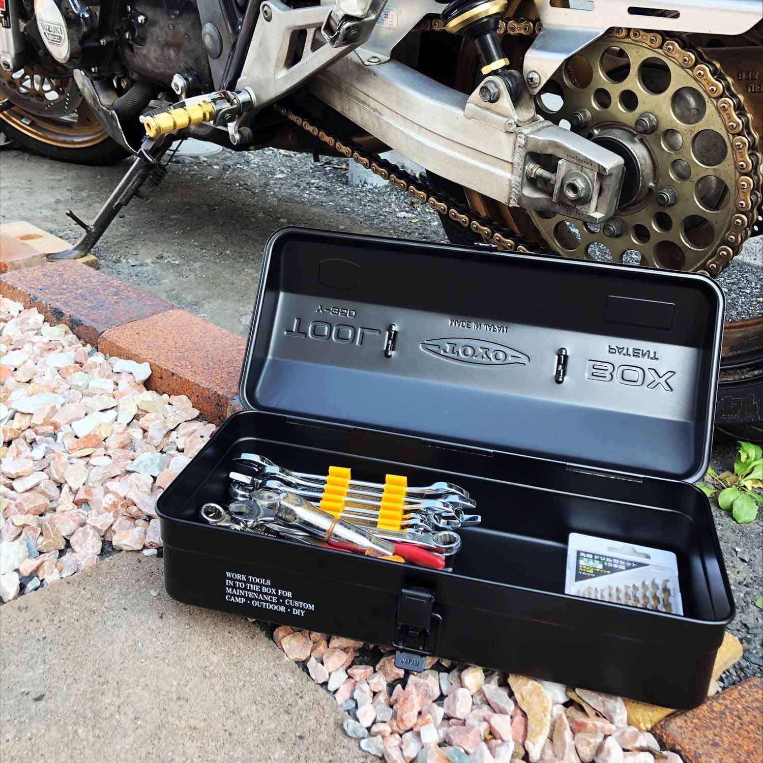 YK032BK YK-032 山型ツールボックス 山城 ブラック色 - 【通販モノタロウ】