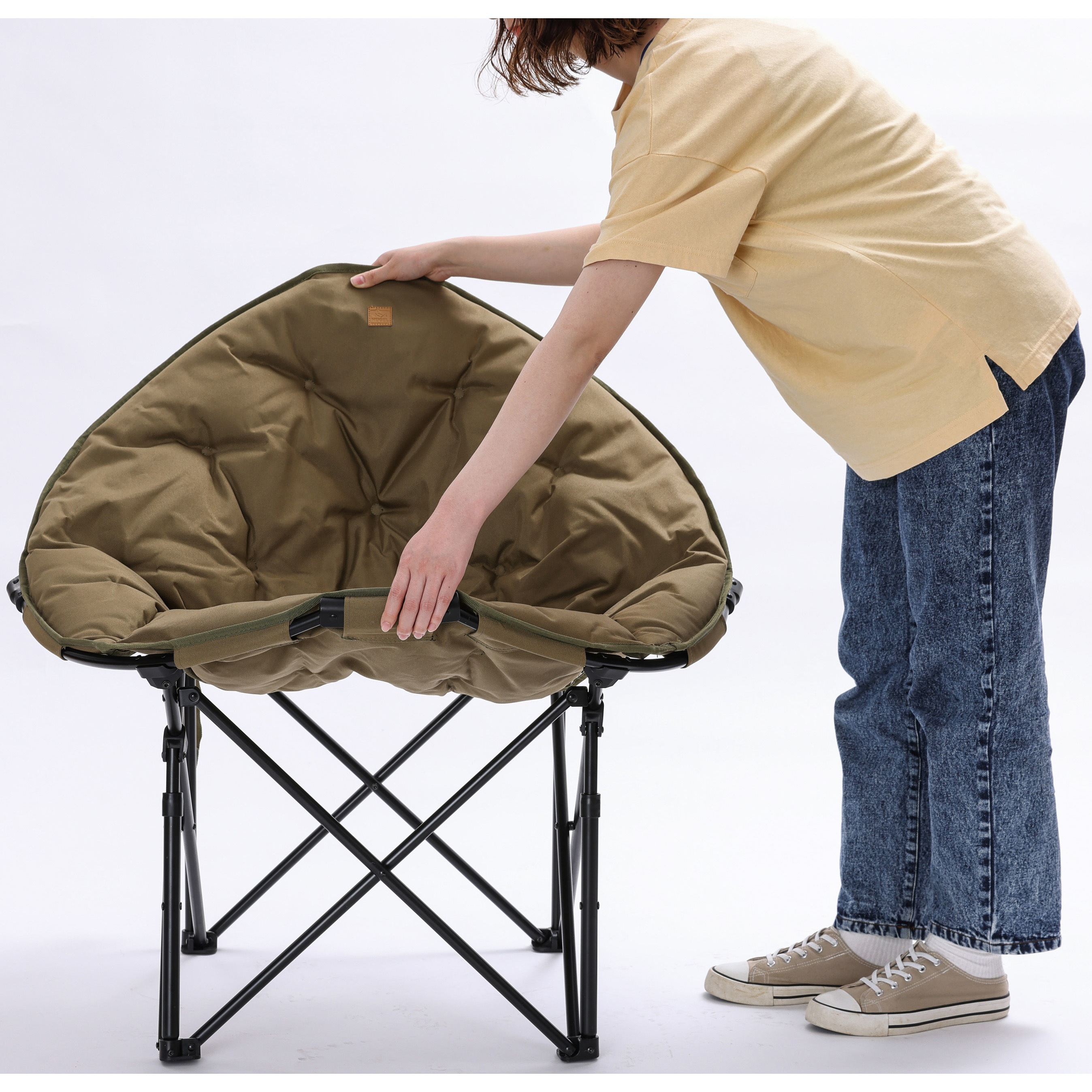 CC-MOC ムーンチェアコンパクト アイリスオーヤマ カーキ色 幅830mm