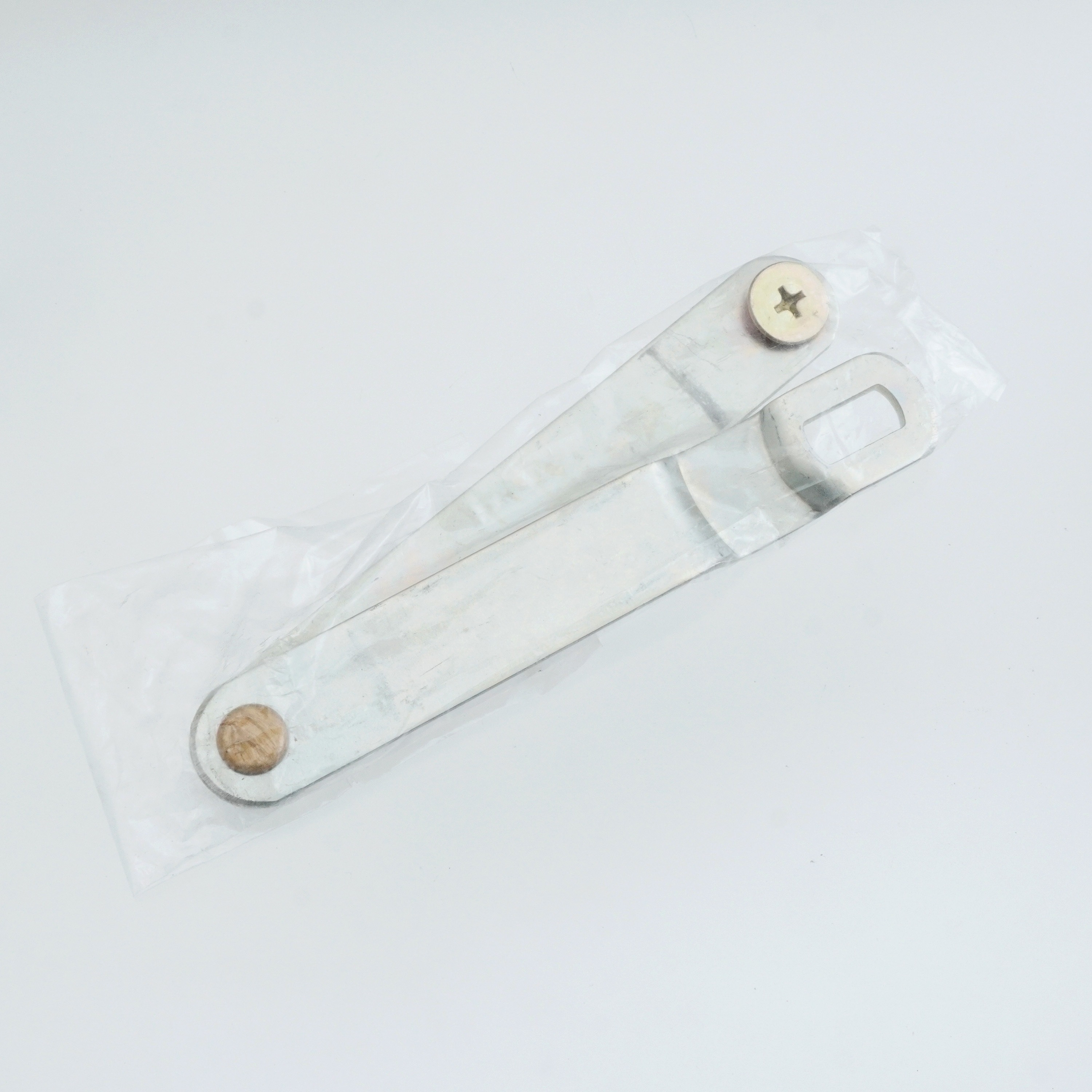 meroページ 65770-89103 (65770)バック ゲート フレーム 1個 トヨタ 【通販