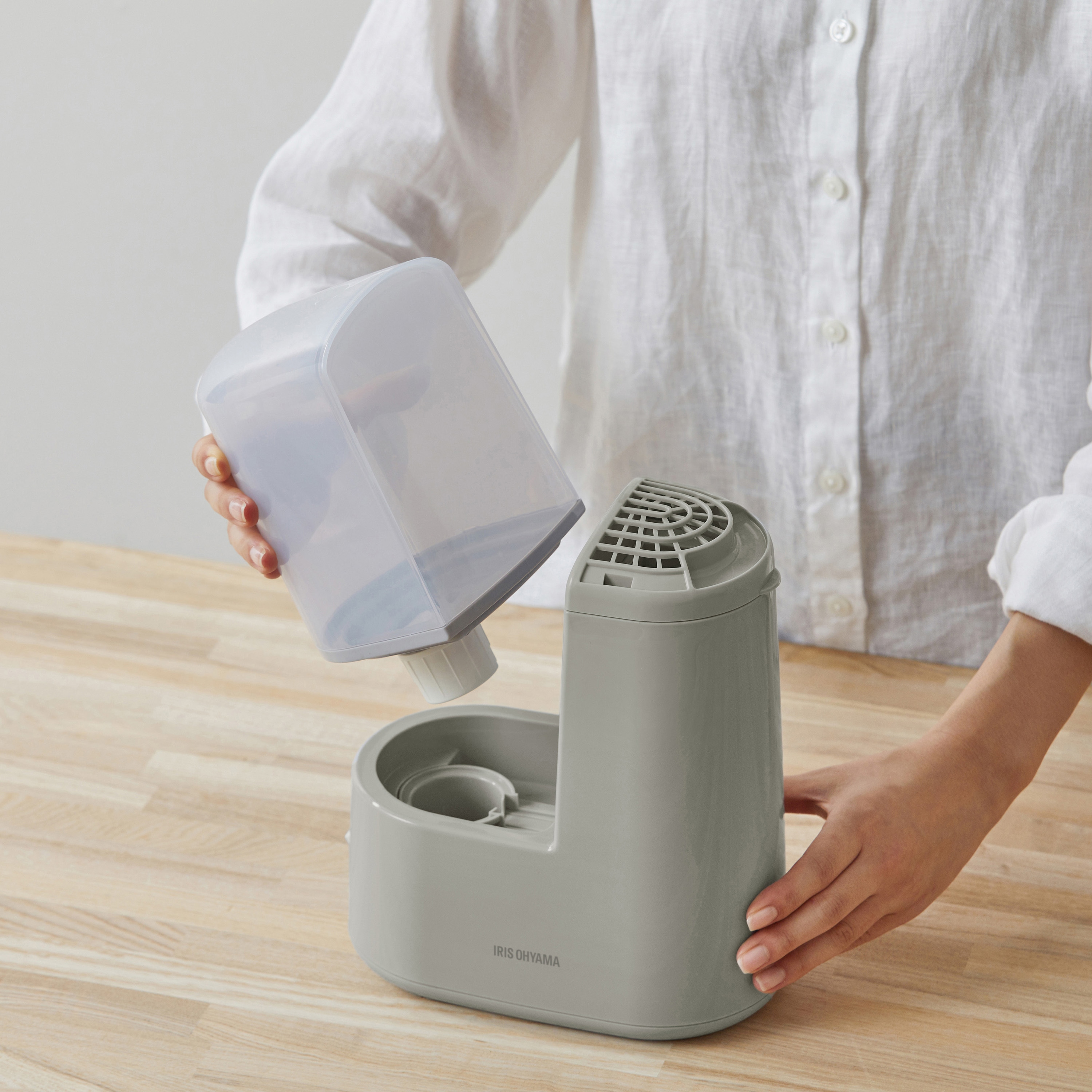 AHM-H12B-H スチーム式加湿器 120ml 1台 アイリスオーヤマ 【通販