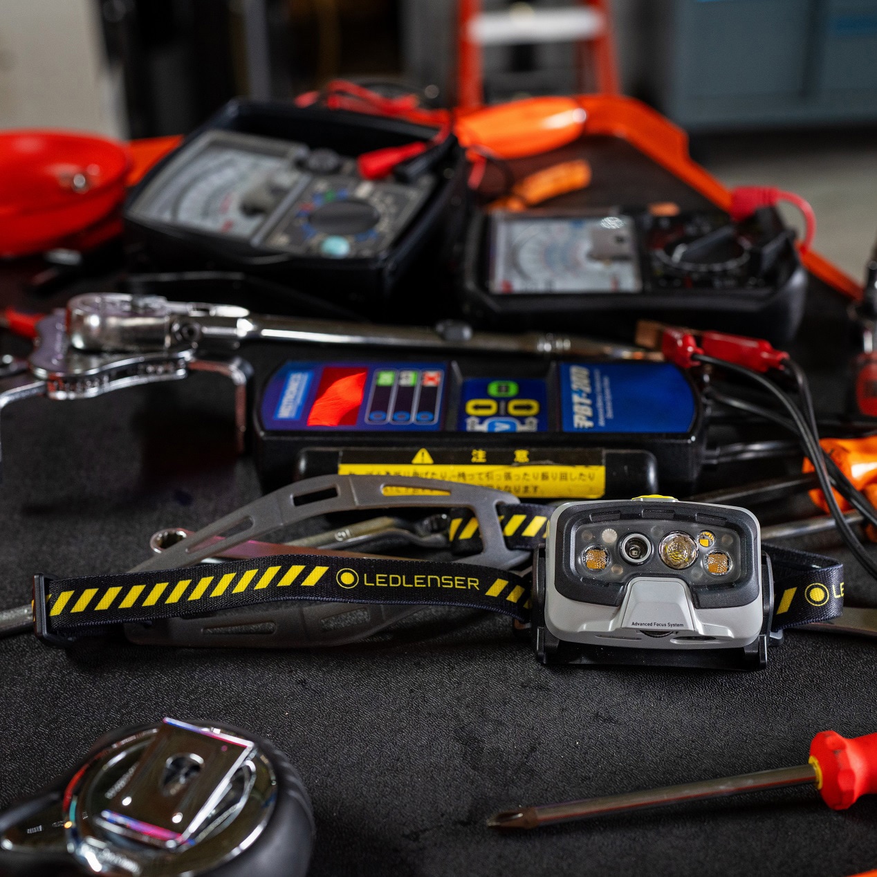 502802 充電式LEDヘッドライト HF8R Work LED LENSER 保護等級IP68