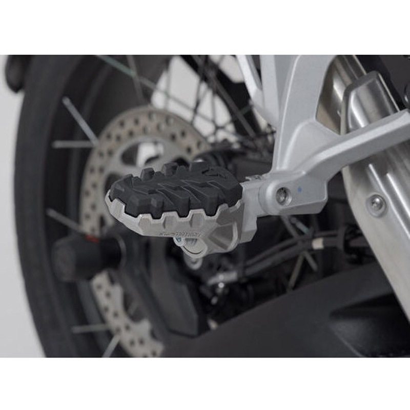 FRS.11.011.10700/S ION パッセンジャー フットレストキット 1個 SW-MOTECH (エスダブリューモテック) 【通販モノタロウ】