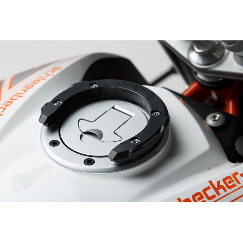 TRT.00.640.21000/B QUICK-LOCK(クイックロック) EVO タンクリング ブラック SW-MOTECH (エスダブリューモテック) 適合車種KTM/390 Duke (2013-2016)/