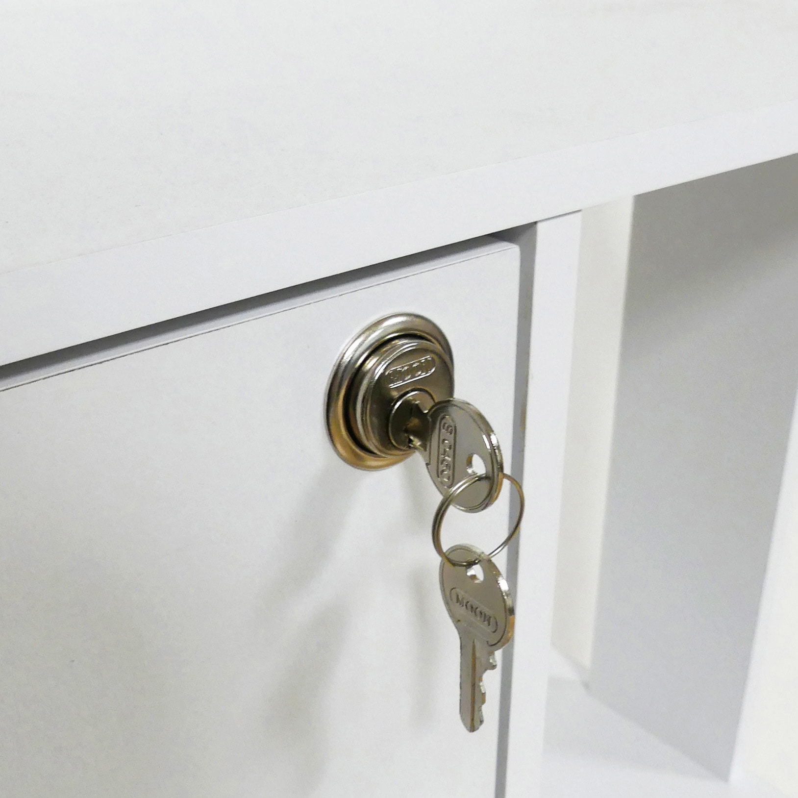 ラック【ホワイト】 39399 ラック鍵付き3段 クロシオ 材質:木 ホワイト色 - 【通販モノタロウ】