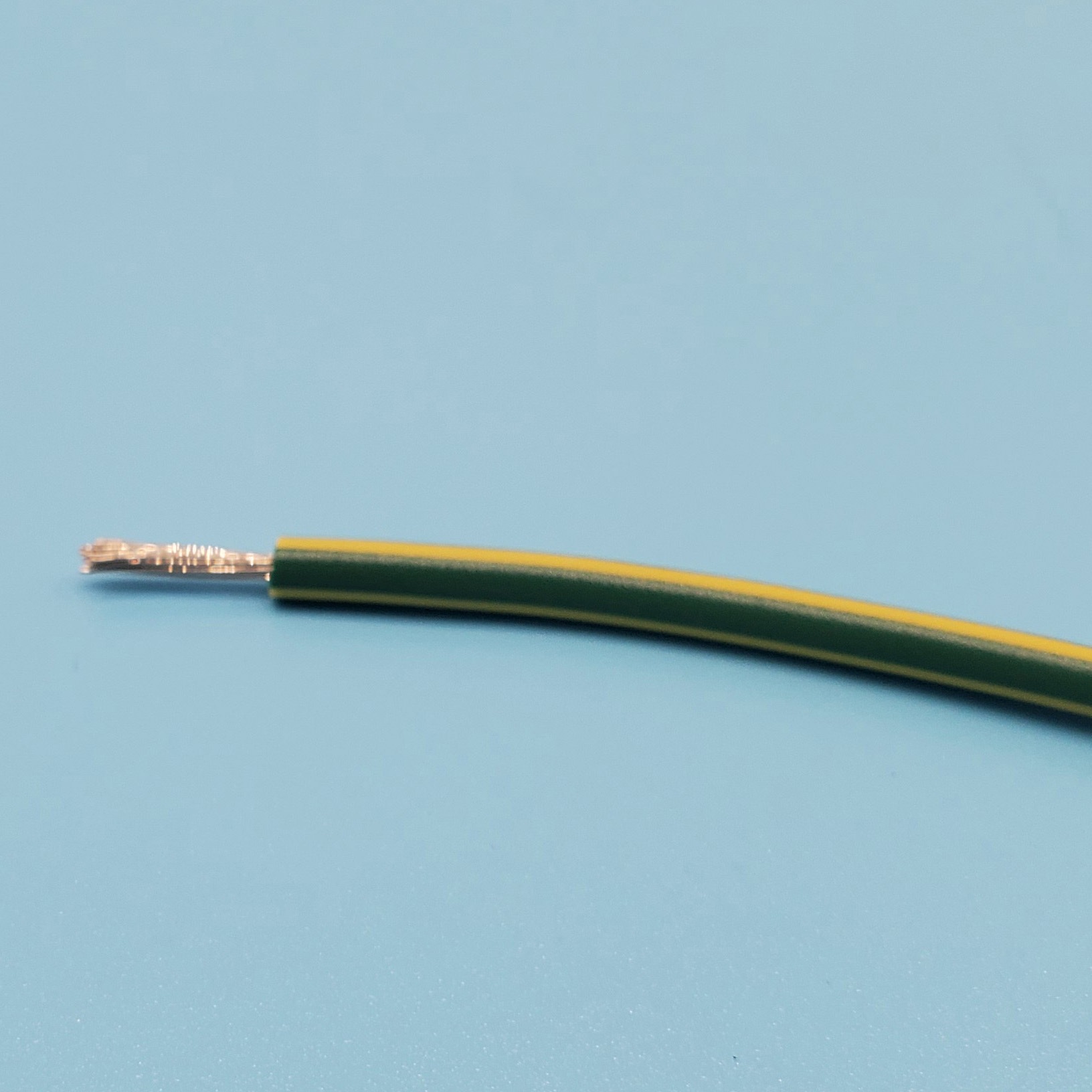 UL1015 AWG18 G/Y3 UL1015 AWG18 1本(305m) 品川電線 【通販