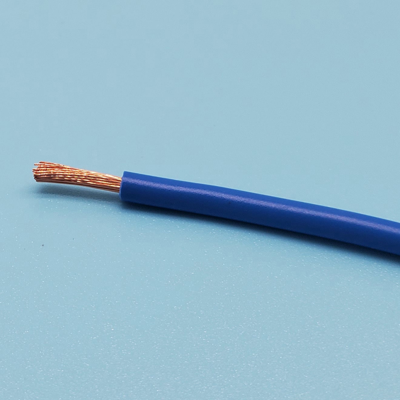 KIV 1.25SQ アオ KIV 1.25SQ 品川電線 600V 12,226円