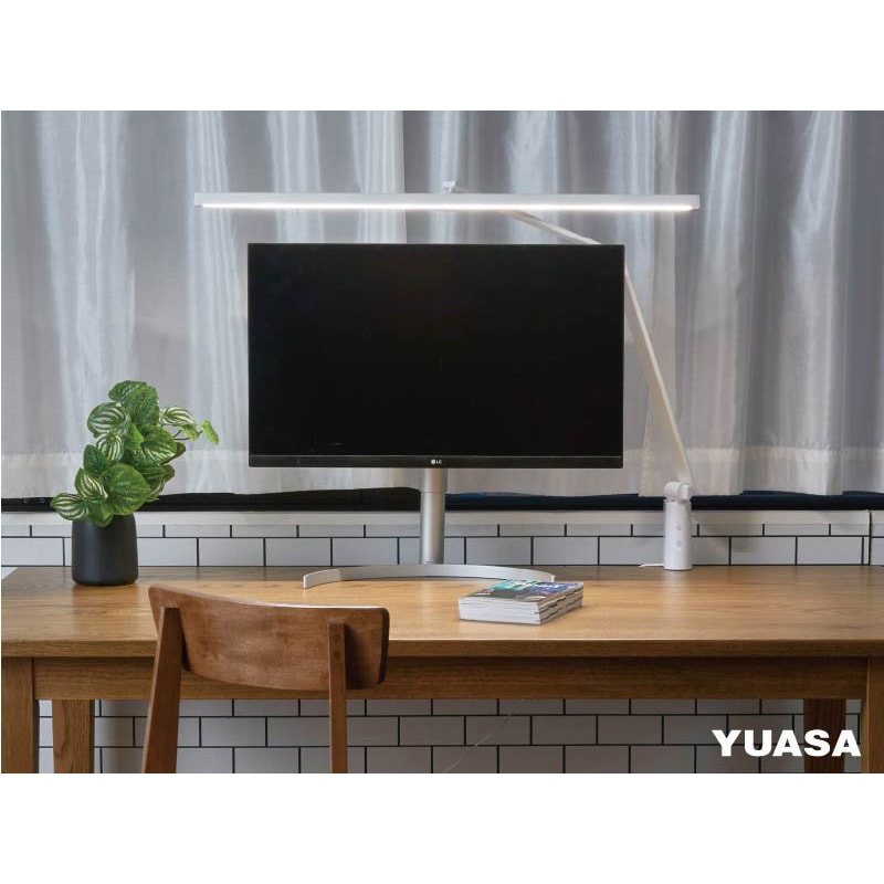 LGD-A3332(W) ワイドLEDデスクライト Livtec(リブテック) ホワイト色