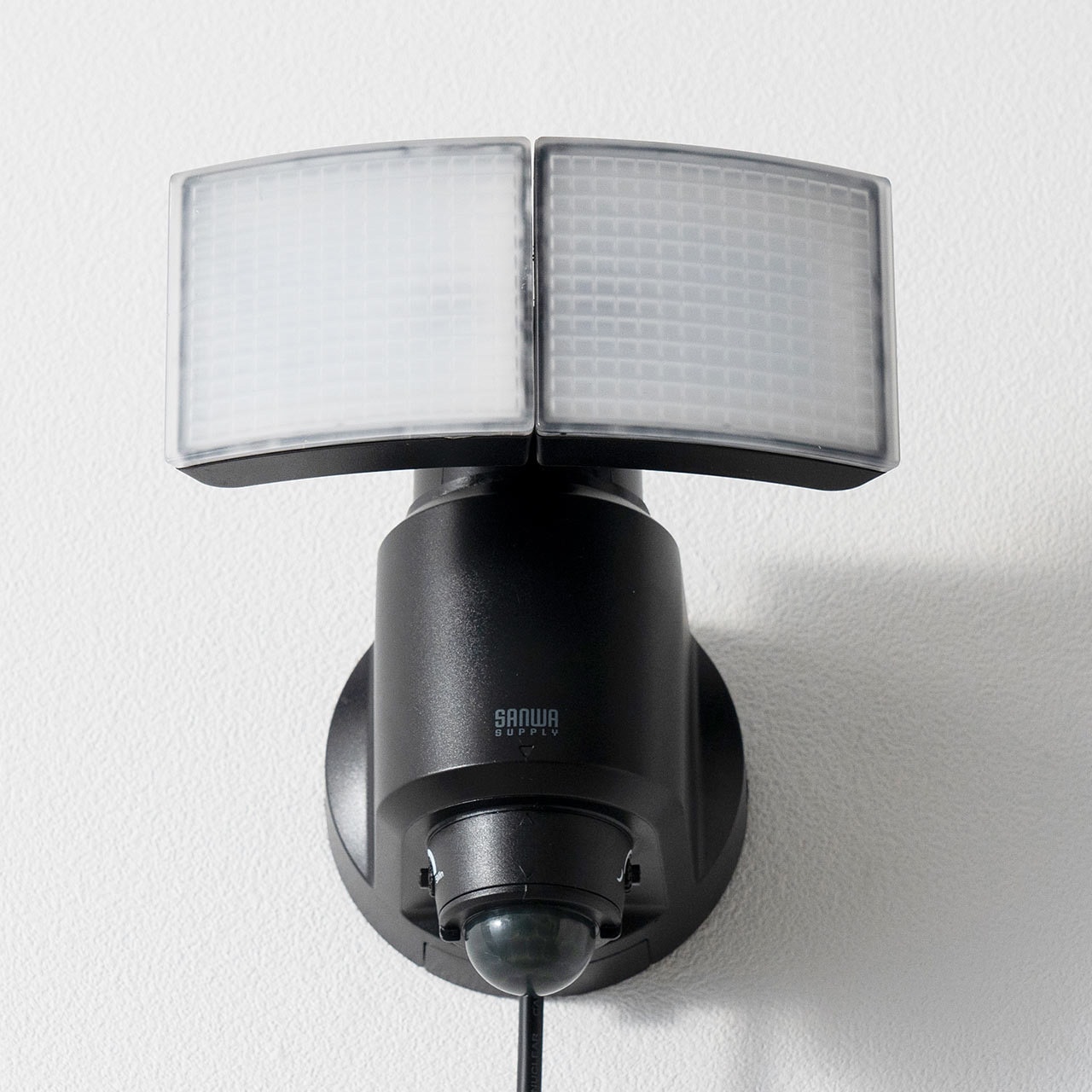 800-LED086BK LEDライト コンセント式 サンワダイレクト 消費電力16W