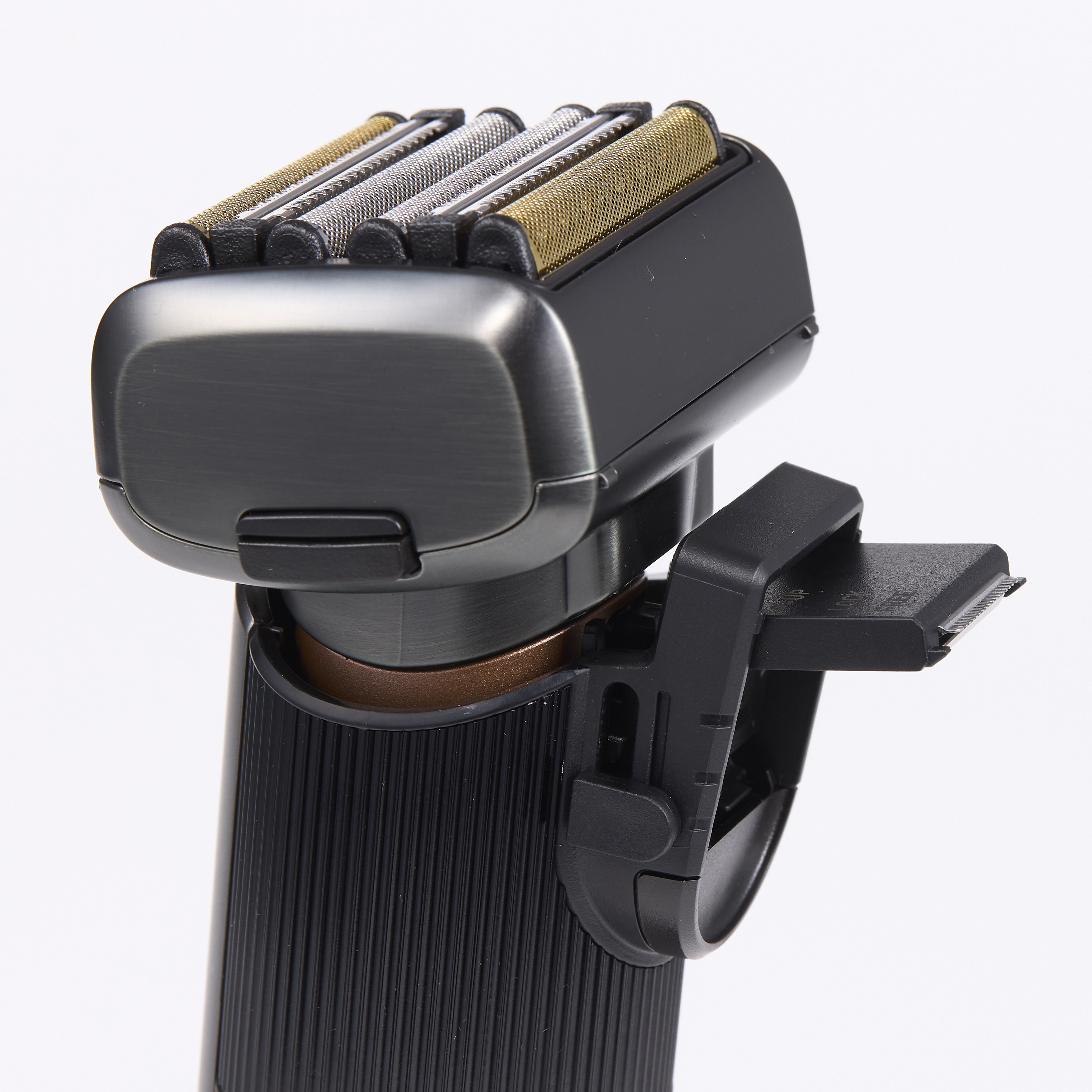 IZF-E863R-S シェーバー everedge IZUMI PREMIUM マクセルイズミ 本体