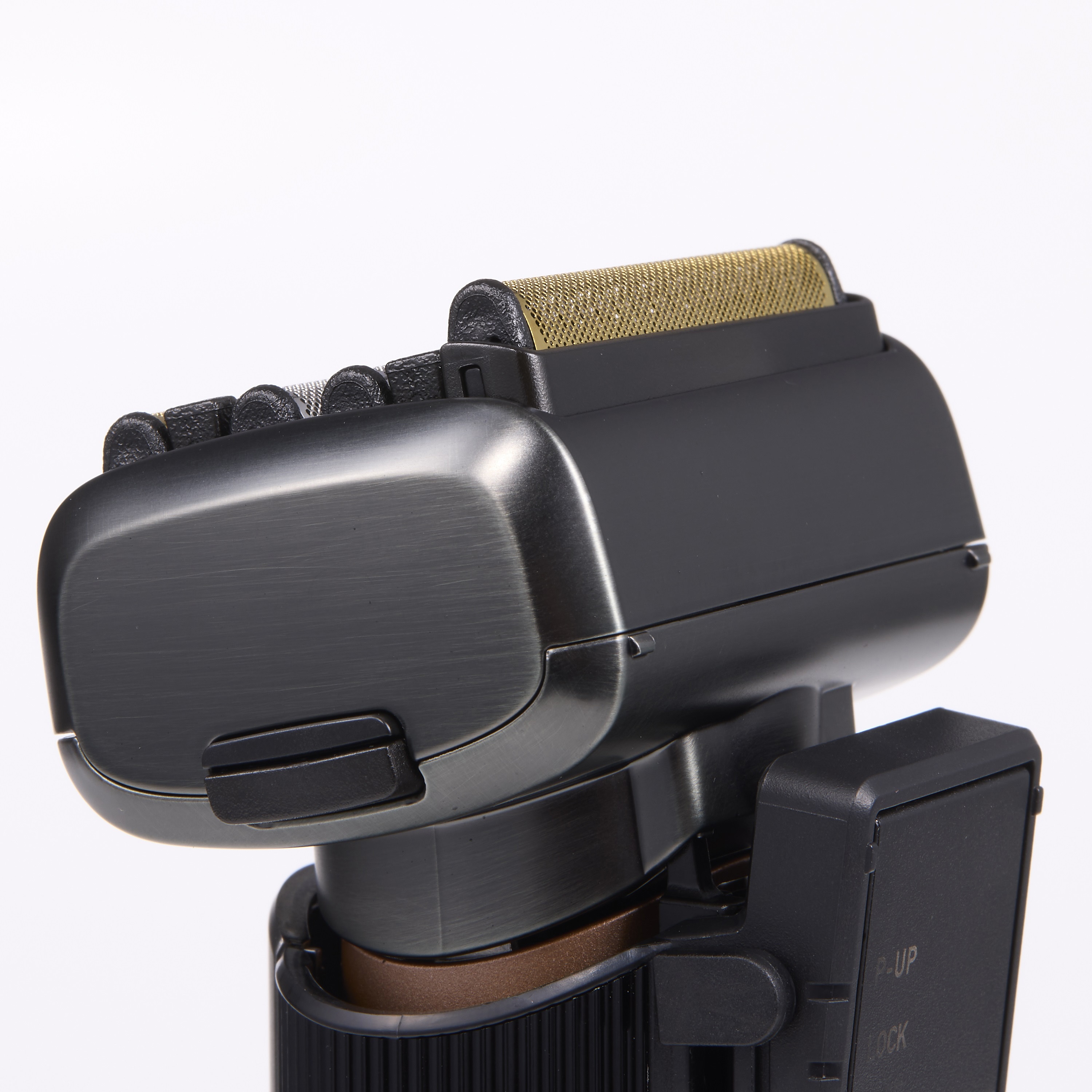 IZF-E863R-S シェーバー everedge IZUMI PREMIUM マクセルイズミ 本体