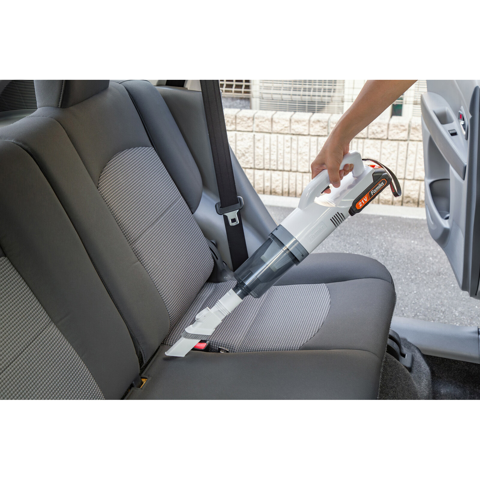 0423110 ファミラ 充電式コードレスハイパワークリーナー 6点