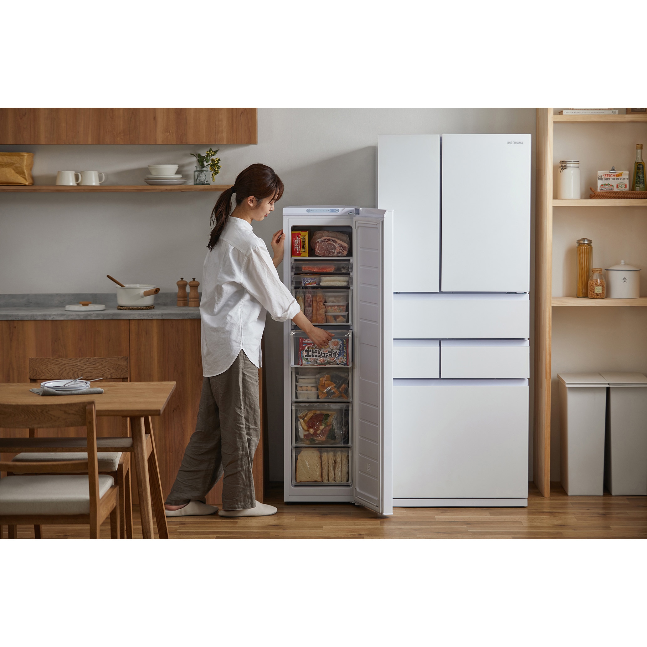 アイリスオーヤマ 冷凍庫 ホワイト IUSN-S12A-W IUSN-S12A-W スリム冷凍庫 120L アイリスオーヤマ 右開き