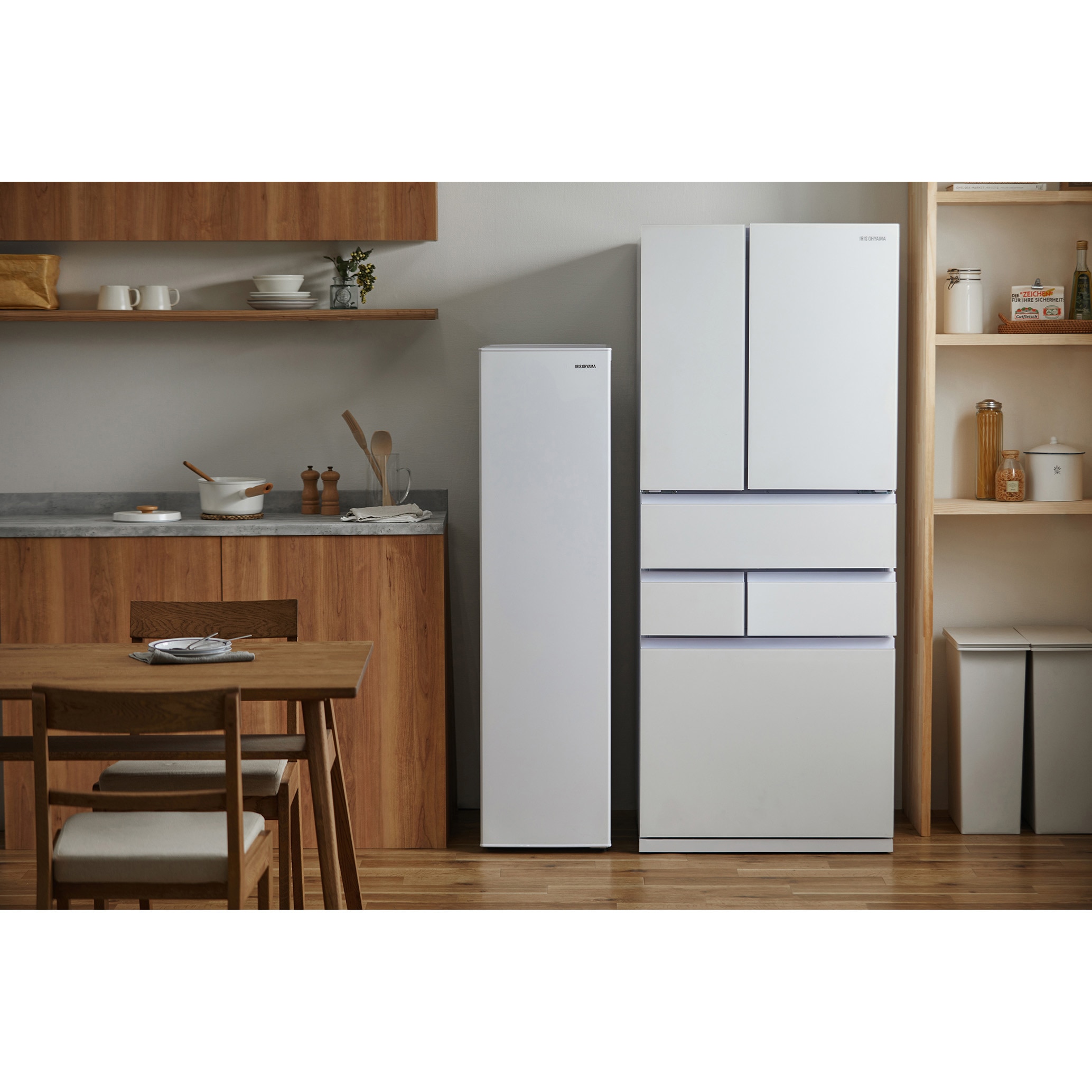 IUSN-S12A-W スリム冷凍庫 120L アイリスオーヤマ 右開き