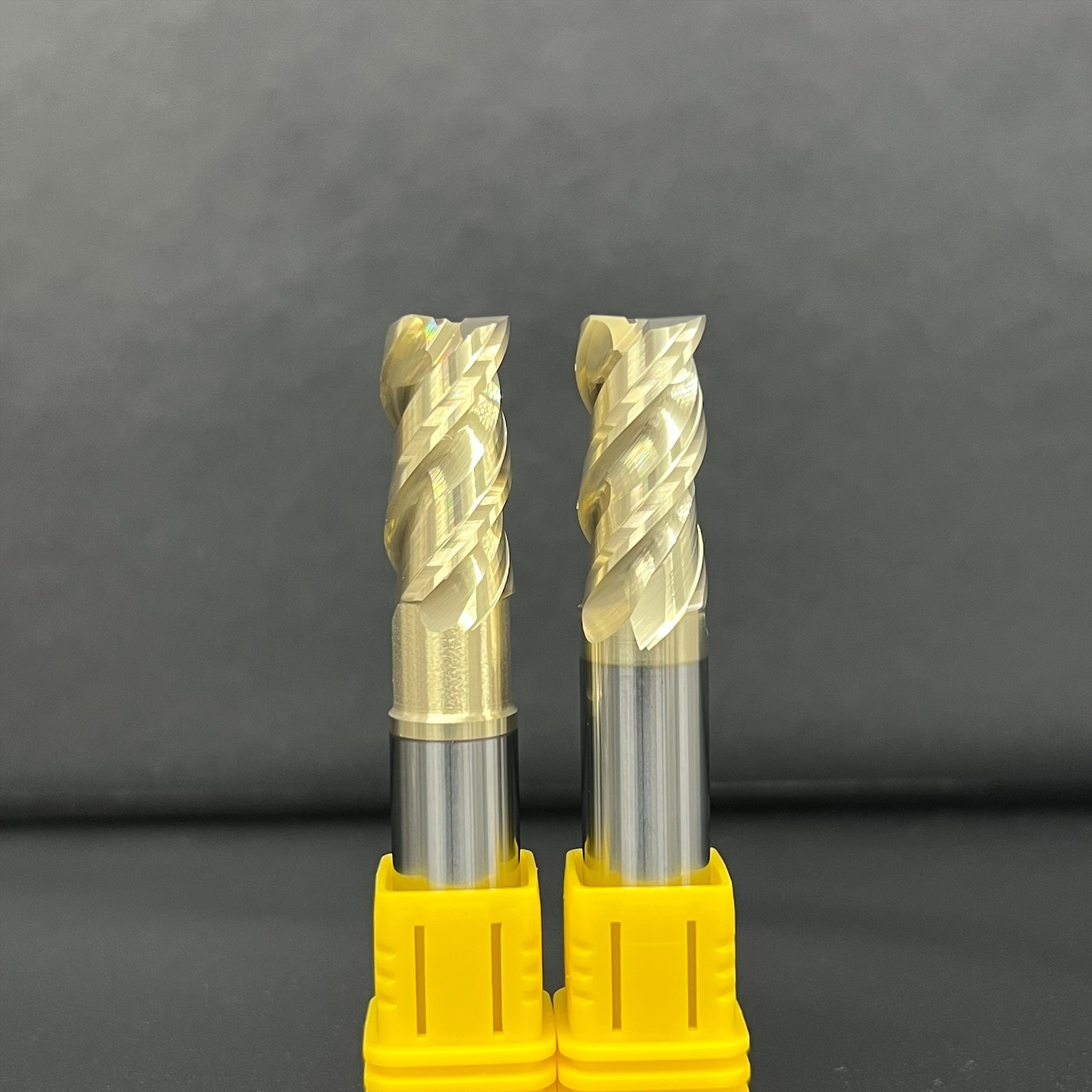 T4346-200MT-100-3F 超硬スクエアエンドミル 防振型 リード角度43/46°CGコーティング付 3枚刃 TOTIME ギャッシュ付き 刃径20mmシャンク径20mm刃長44mm  T4346-200MT-100-3F 25,186円