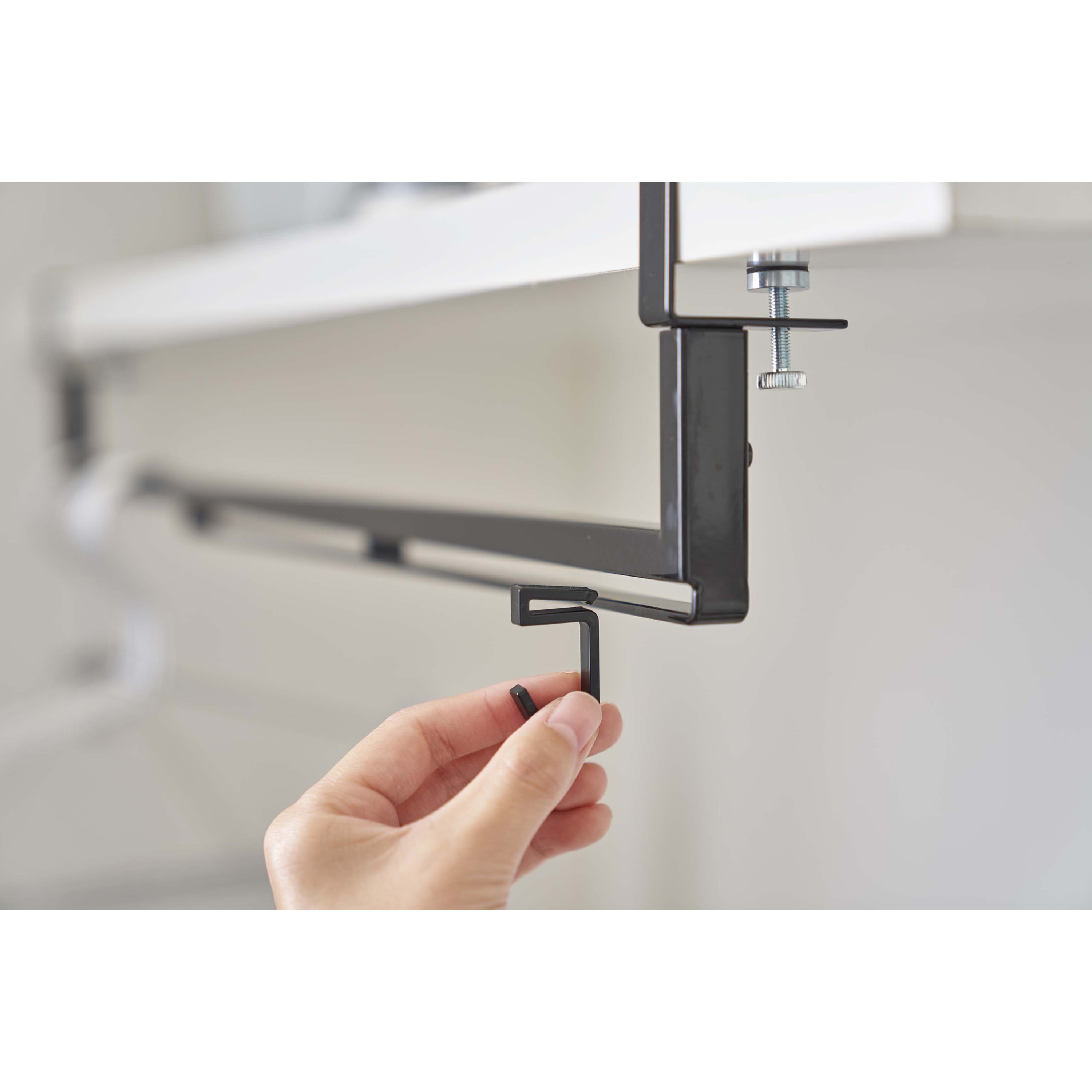 パンダ　REGAL 24.0 新品 5647 伸縮棚下収納ハンガー タワー ホワイト 山崎実業 色BK 寸法