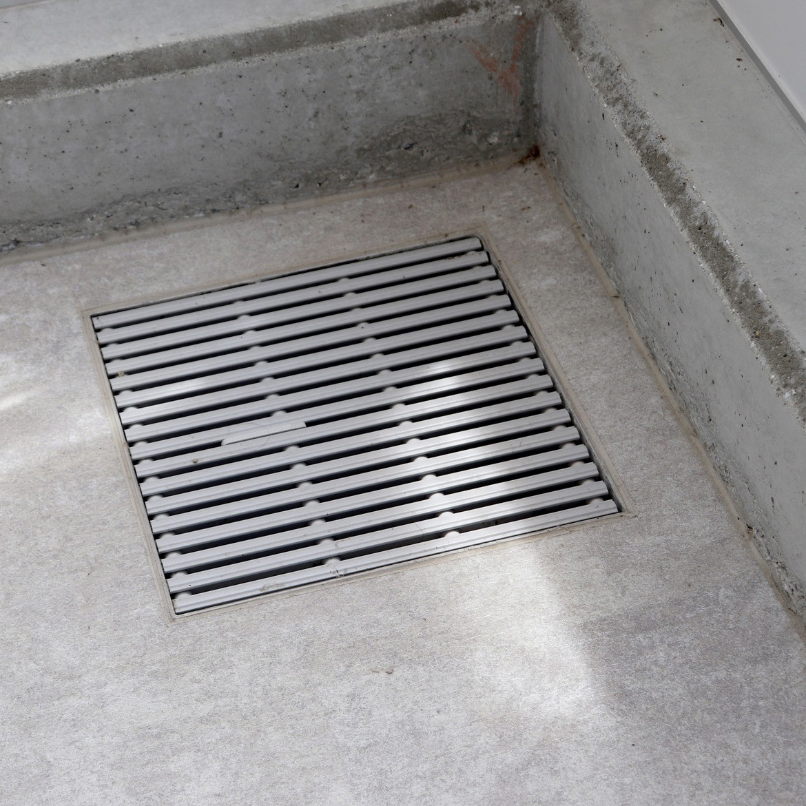 シマブン GRSK-25K300-G セーフティグレーチング 集水マス 補強仕様（枠共） シマブン セーフティグレーチング 製品寸法・価格表｜仕様・サイズ一覧