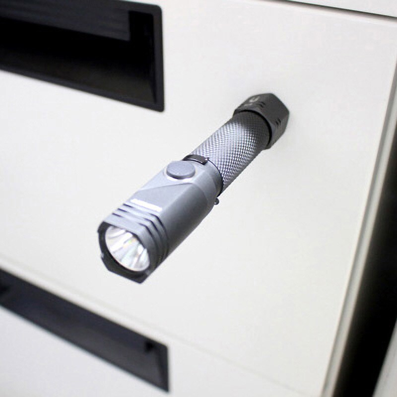 B74 首振りポケットLEDライト 充電池乾電池兼用 Nicron(ニクロン