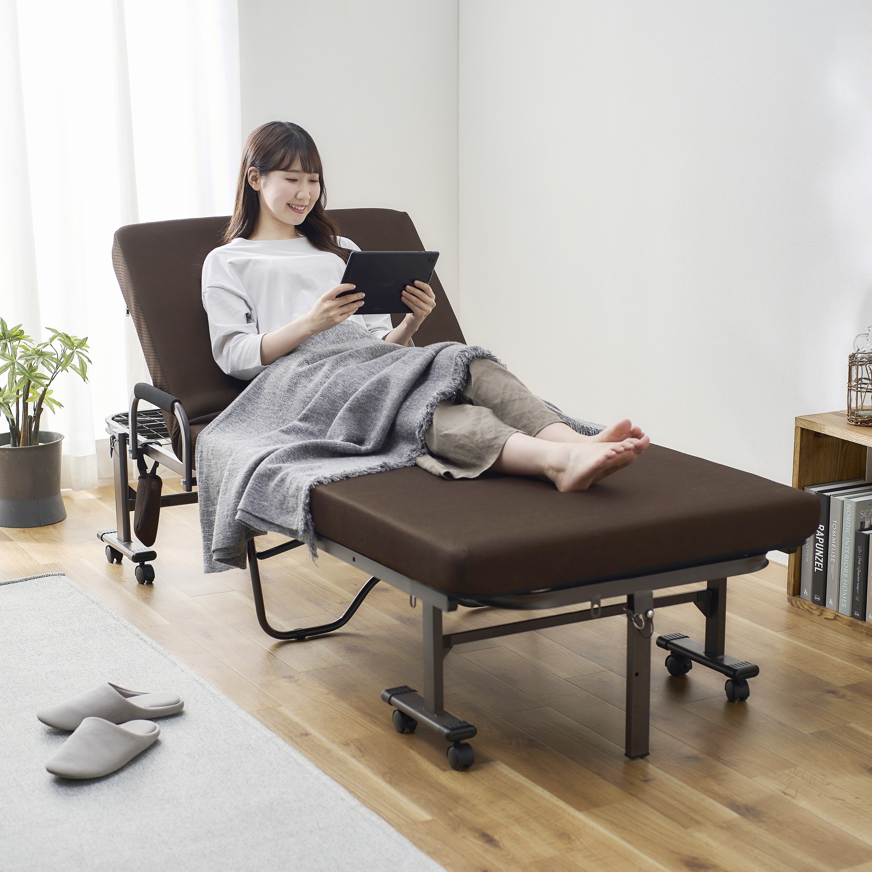 新品　折りたたみ電動リクライニングベッド　OTB-KDH アイリスオーヤマ IRIS OHYAMA 電動ベッド 折りたたみ リクライニングベッド 介護ベッド