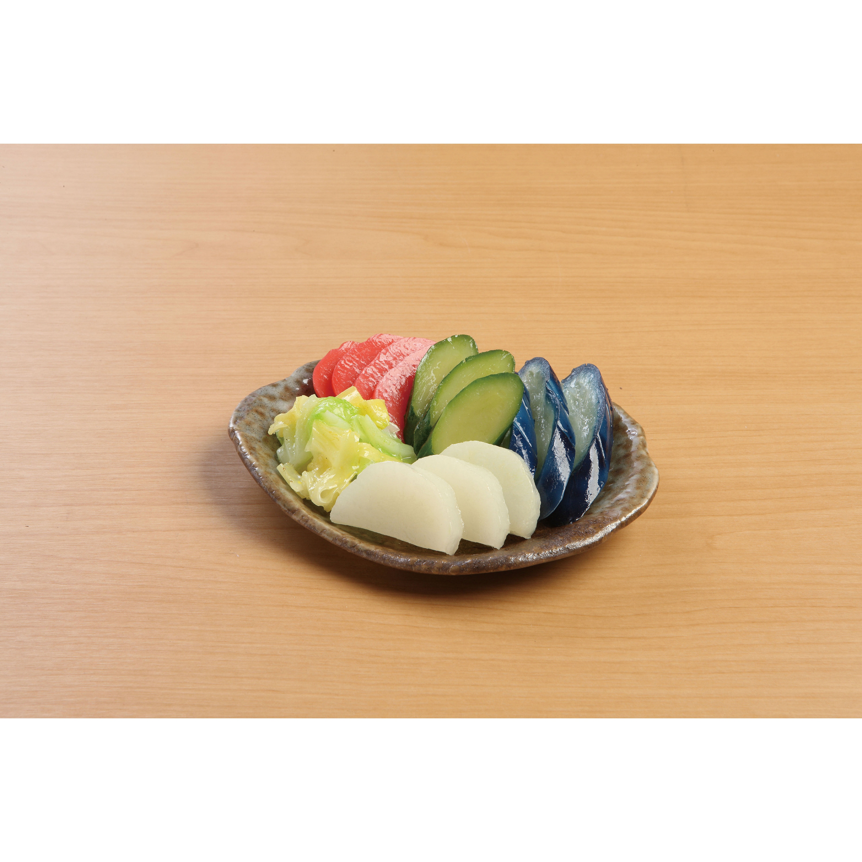13-13 漬物盛合せ(大根・赤かぶ・きゅうり・なす) 食品サンプル(居酒屋