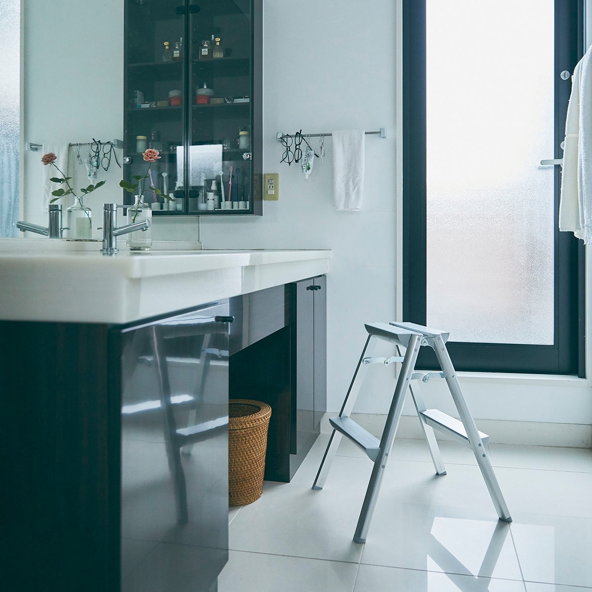 長谷川工業 アルミ カラー踏台 SE-6a(BK) 長谷川工業 SE-6a(BK) ブラック カラー踏台 2段 メーカー直送 長谷川