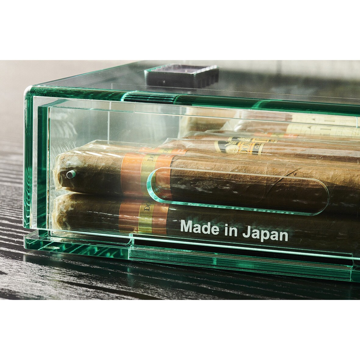 acbc001 日本製 高精度温湿度計・加湿器付き アクリルシガー acbc001 日本製 高精度温湿度計・加湿器付き アクリルシガー