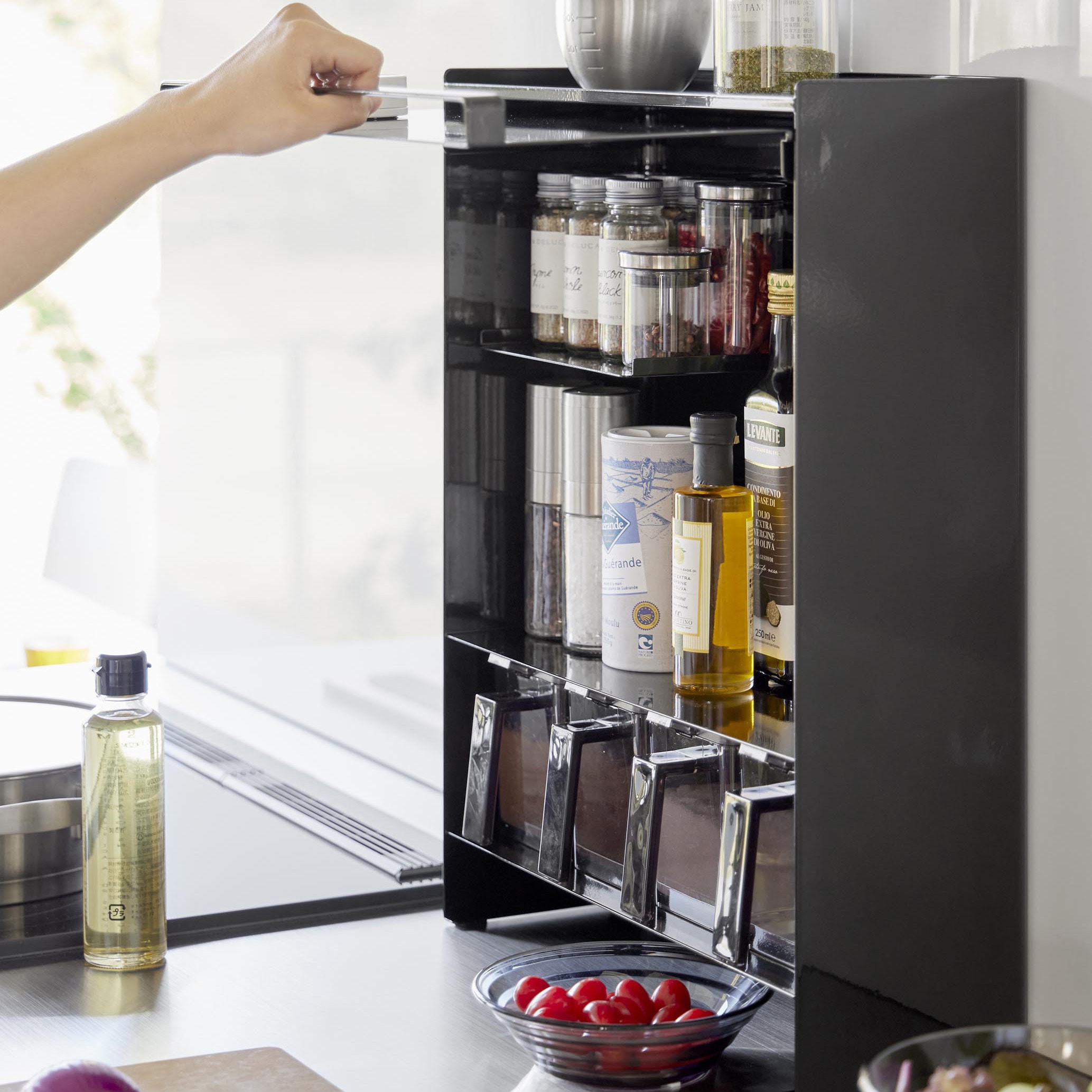 2010 前が開く 隠せる調味料ラック タワー ホワイト 1個 山崎