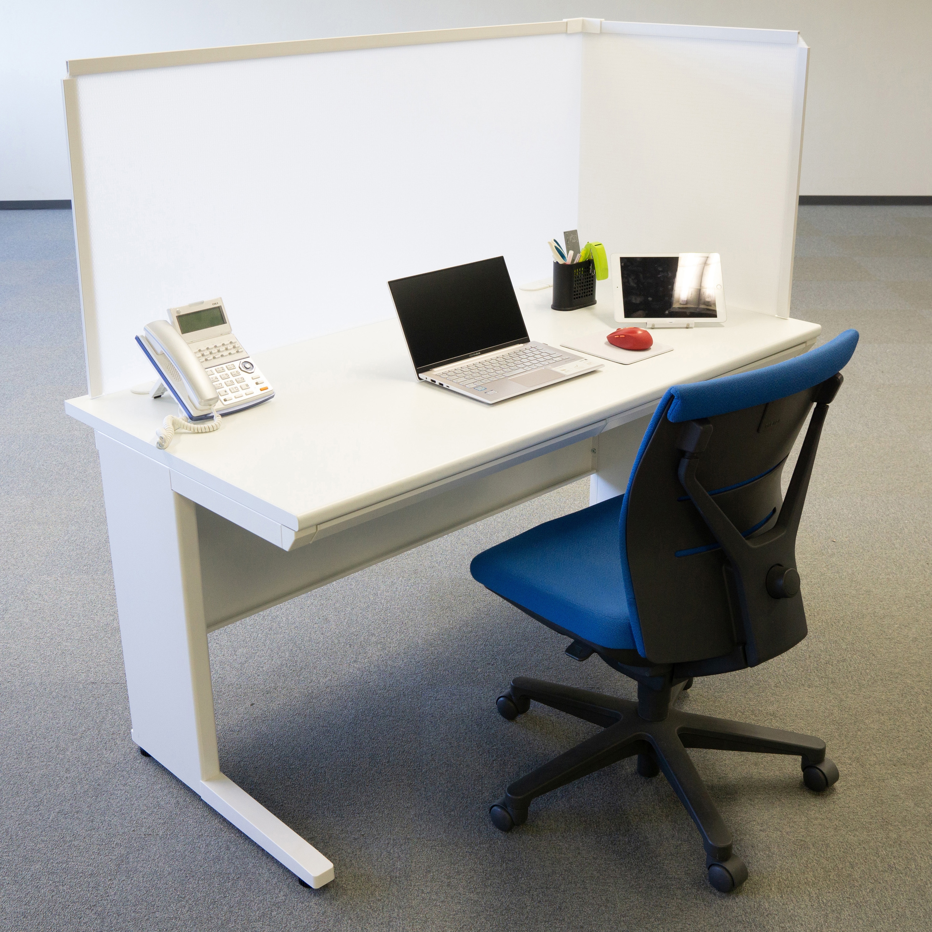 TKTS　パネル三枚セット　ウォルナット　テーブルなし ぱぱっとウォール L型 岐阜プラスチック工業(RISU/リス) デスクトップ