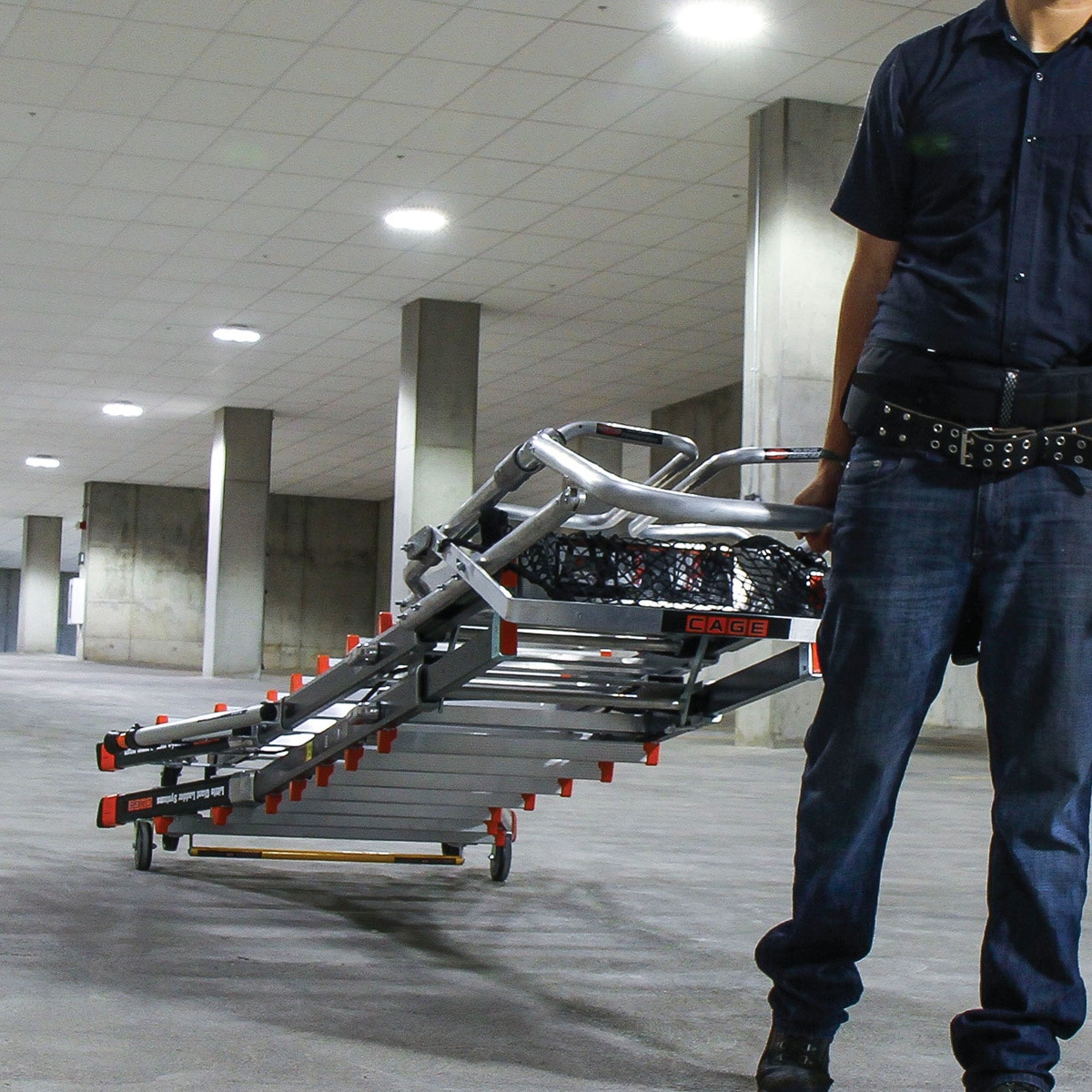 LG-18515 伸縮式折りたたみ作業台CAGE 長谷川工業 天板高さ2.36～4.06m