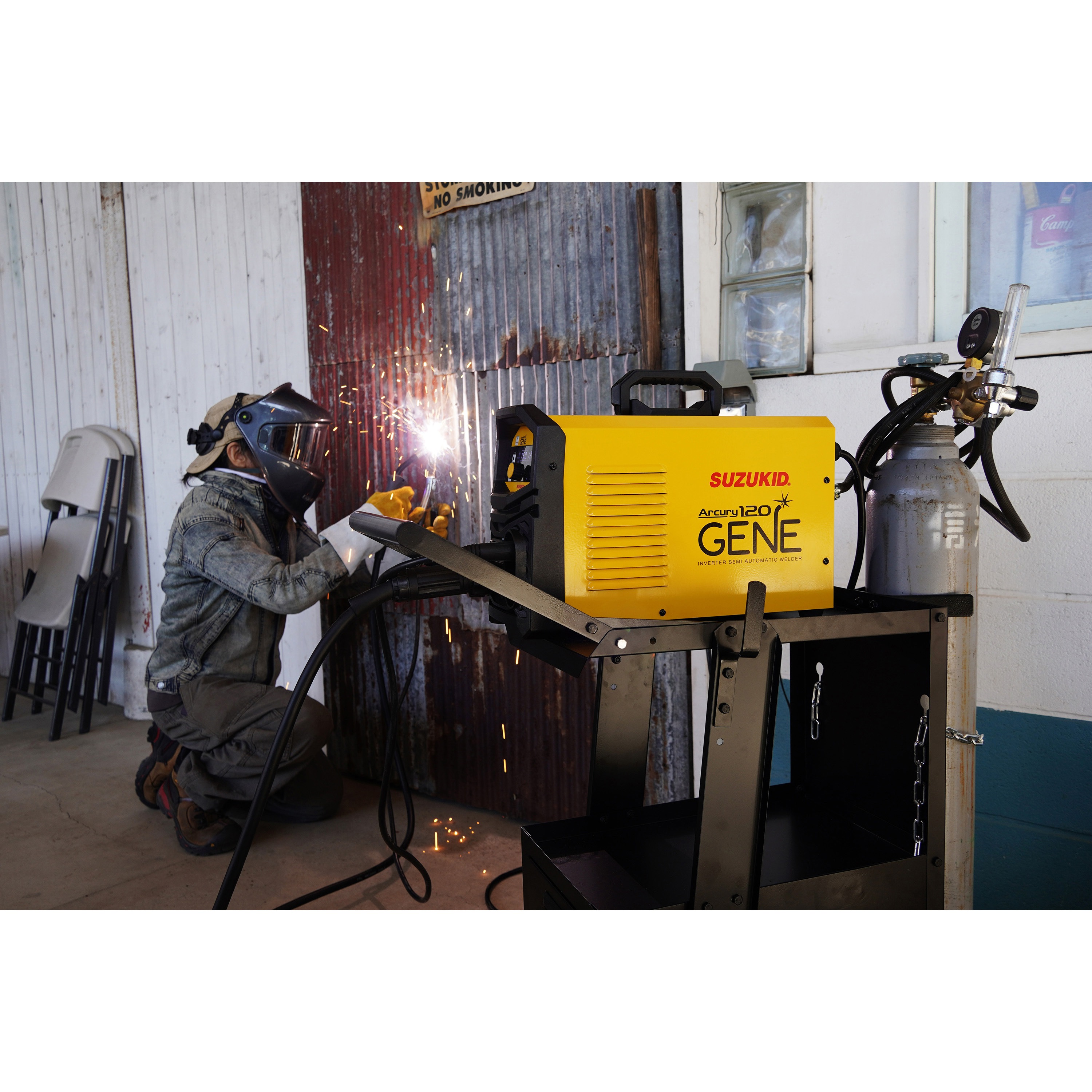 スター電器 ノンガスMIG/MAG100V溶接機 アーキュリー120、1回使用。 スター電器製造(SUZUKID)ノンガス・MIG/MAG兼用 100V専用半自動溶接機