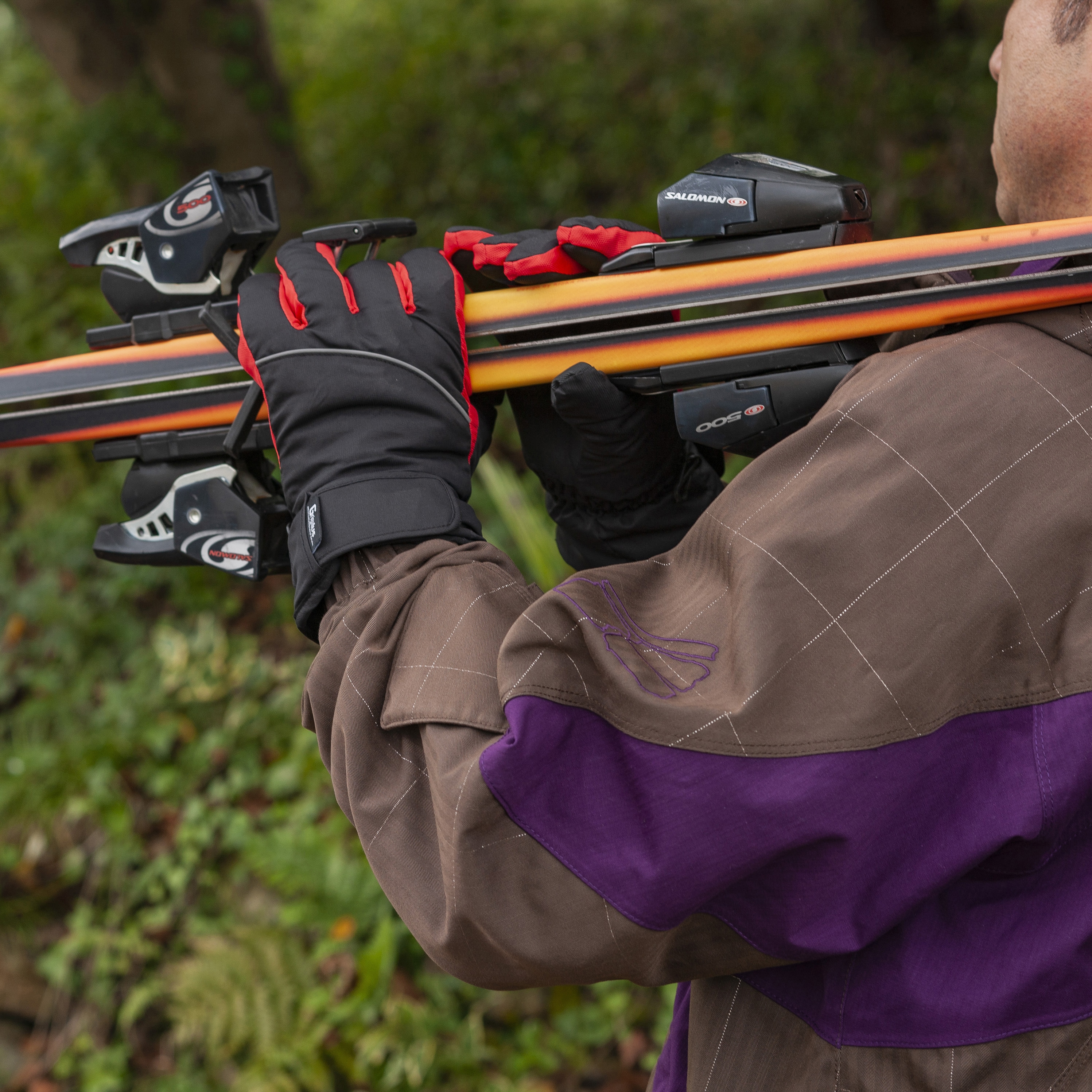 新品806　カリマー　防風・撥水アルピニスト・グローブ　ブラック　サイズL(UK/M) Karrimor Alpiniste Gloves Mens AWG-100 防水防寒グローブ Griplus 黒⁄赤色 サイズLL 1双 AWG-100