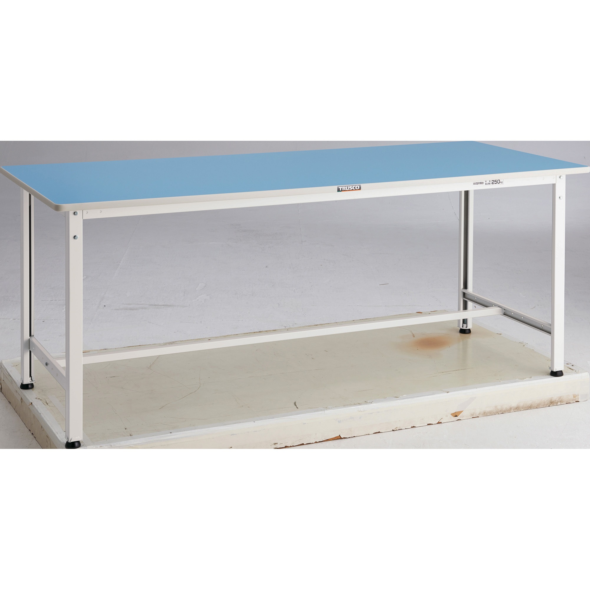 BE-1560W 軽量作業台(基本タイプ) TRUSCO ポリ化粧製天板 荷重250kg 間口1500mm奥行600mm高さ740mm  BE-1560W