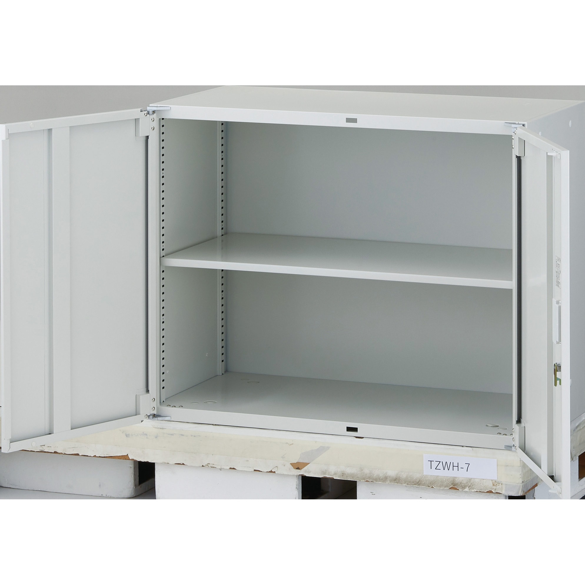 最高品質(当時の物、そのまま)保管庫から出品しました。 工場用システム保管庫”TZW型”(両開扉タイプ) TRUSCO 【通販モノタロウ】