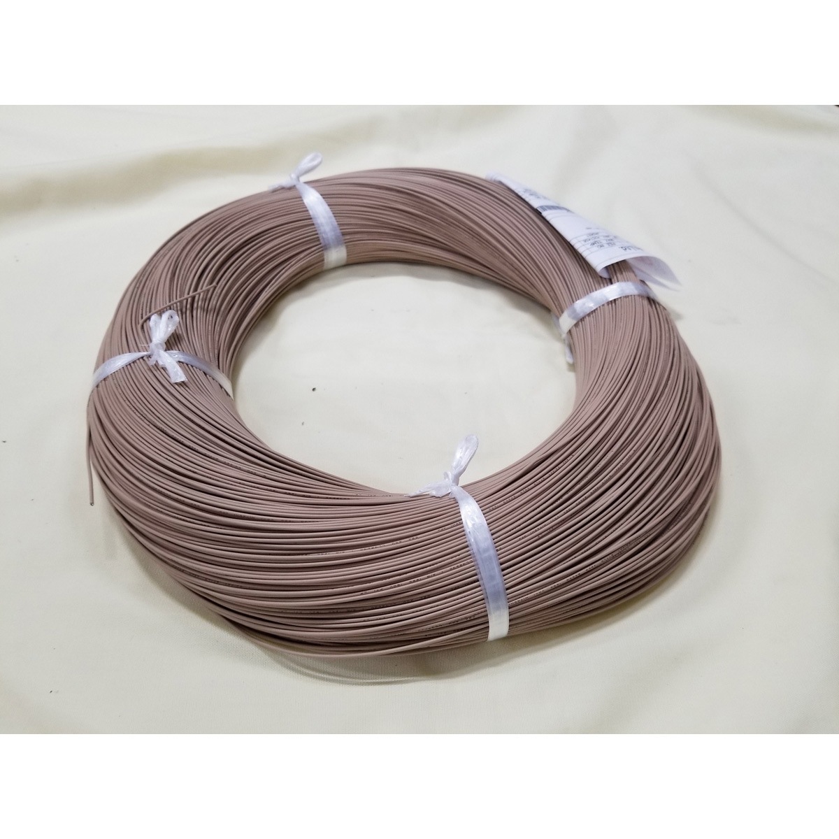 UL3265 #28 チャ 非鉛照射架橋難燃PEワイヤ PROTERIAL(プロテリアル) 150V 導体外径0.38mm導体サイズ28AWG[mm<sup>2</sup>] 1巻(610m)