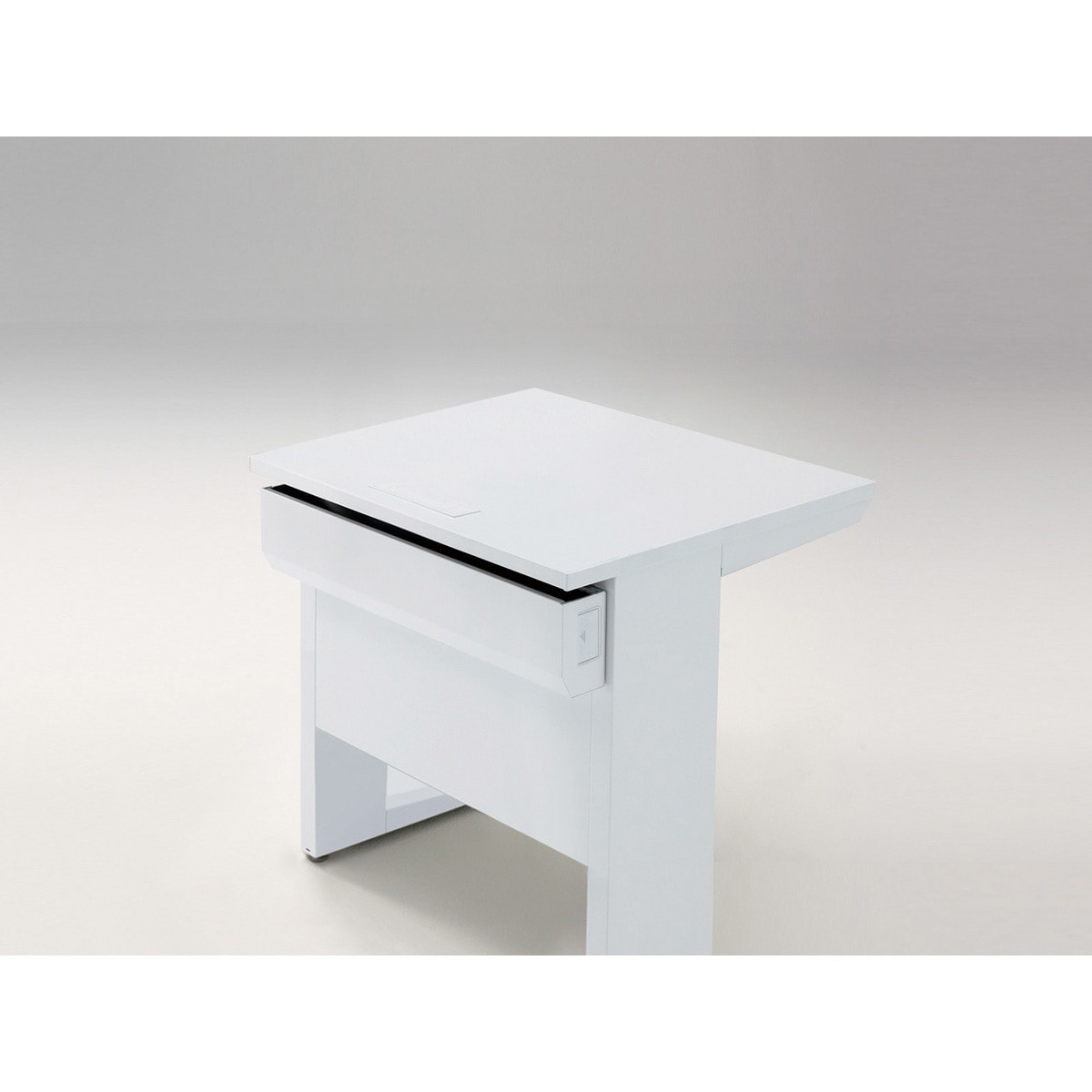 CZRA-080D-W9 CZRケーブルダクト＜配送時組立サービス付＞ 1台 イトーキ 【通販モノタロウ】 8,745円