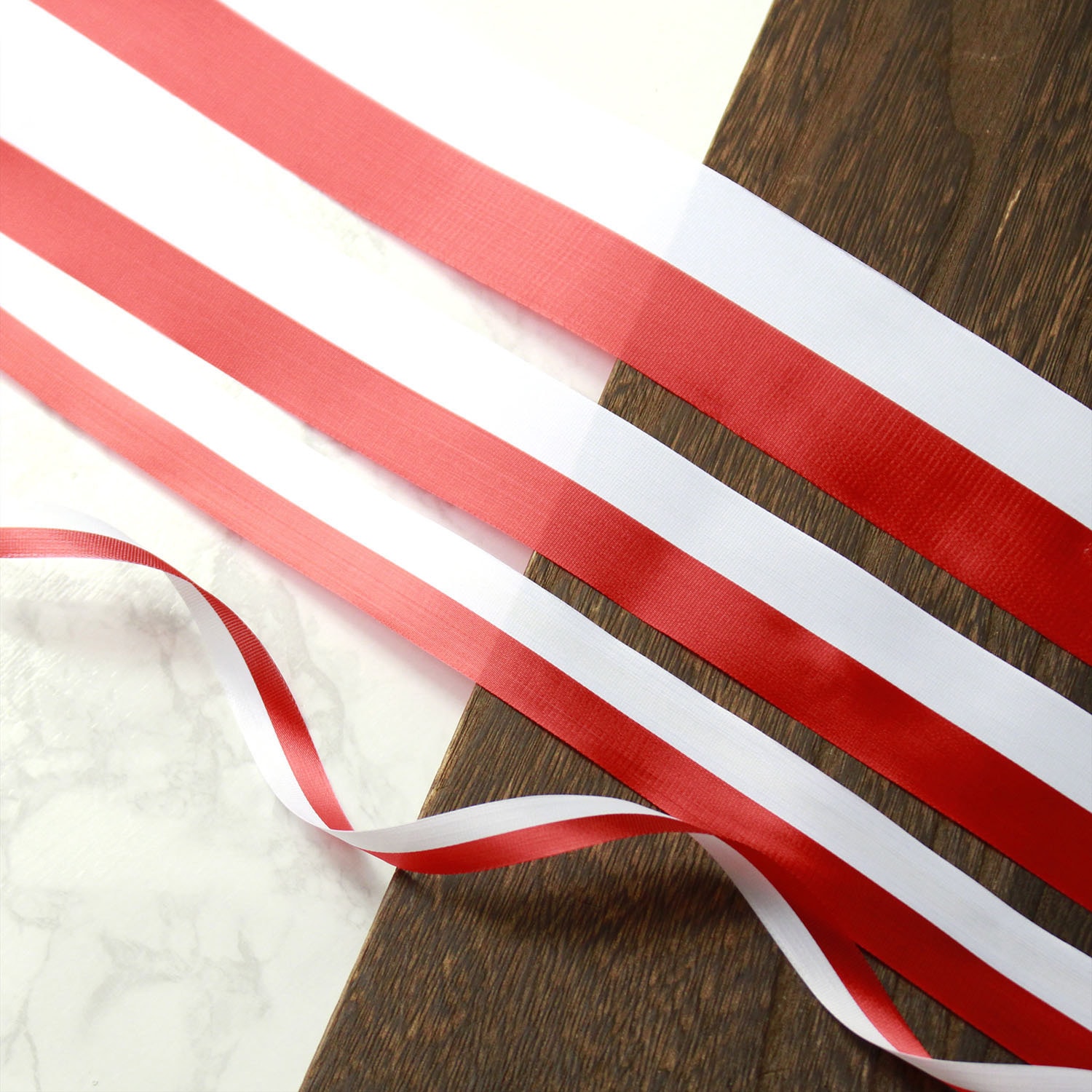 FMK24 紅白リボン 日本紐釦貿易 幅24mm長さ29m 1巻 - 【通販モノタロウ】